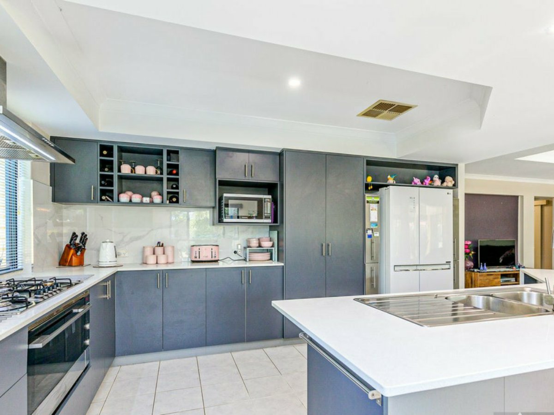 15 Waterview Parade, SOUTHERN RIVER