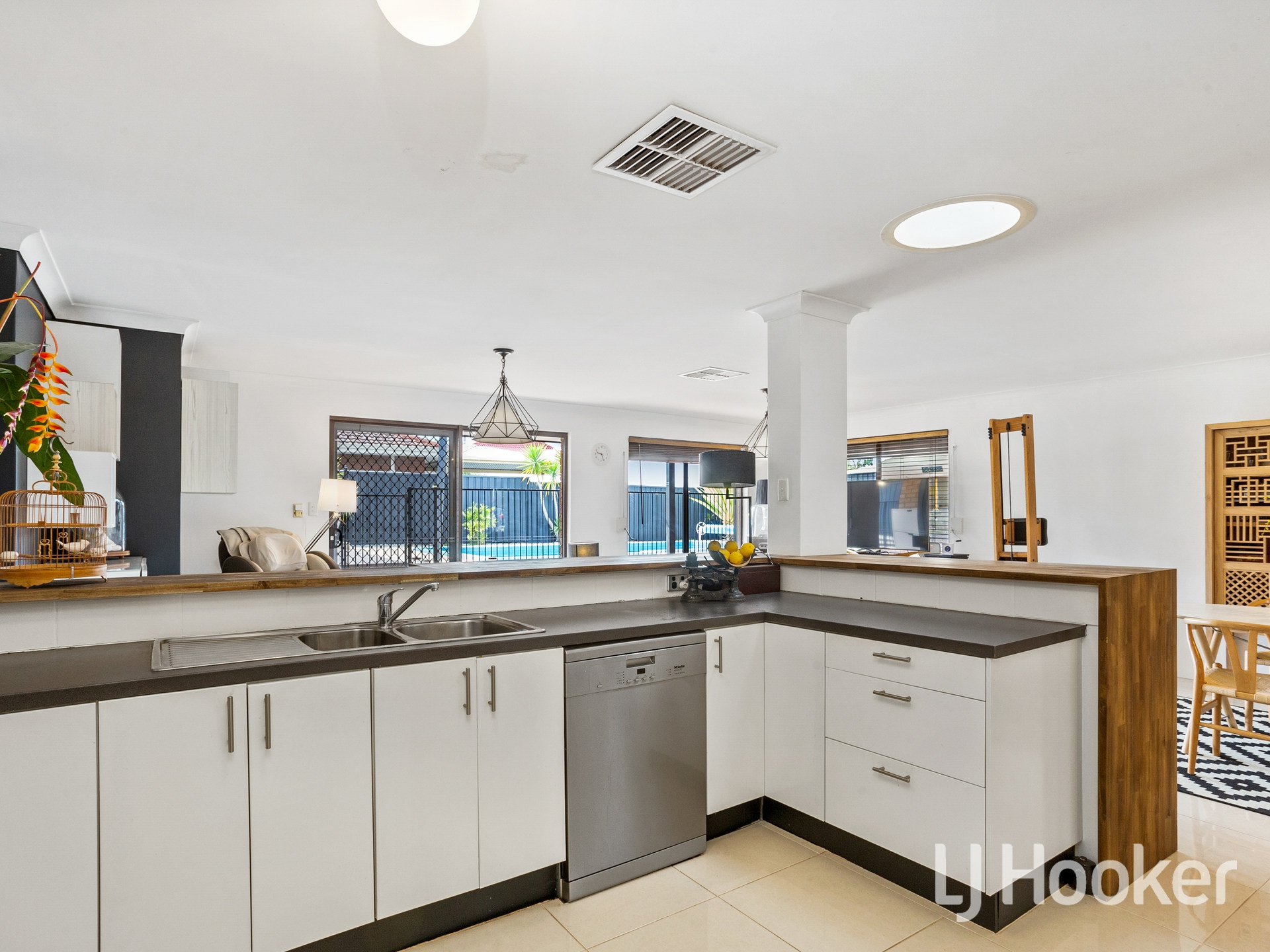 30 Marwood Way, WILLETTON