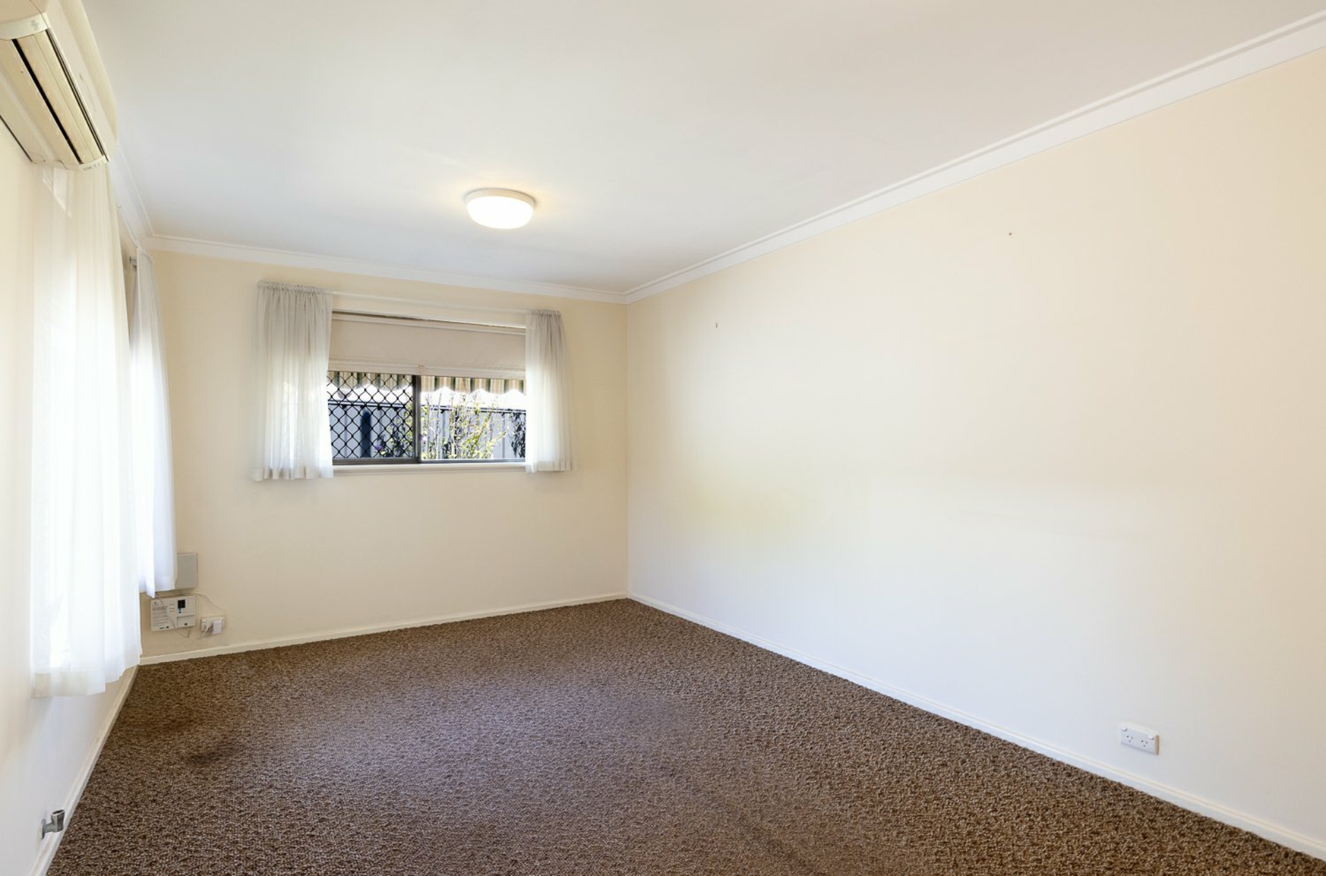 29 Roebuck Drive, SALTER POINT