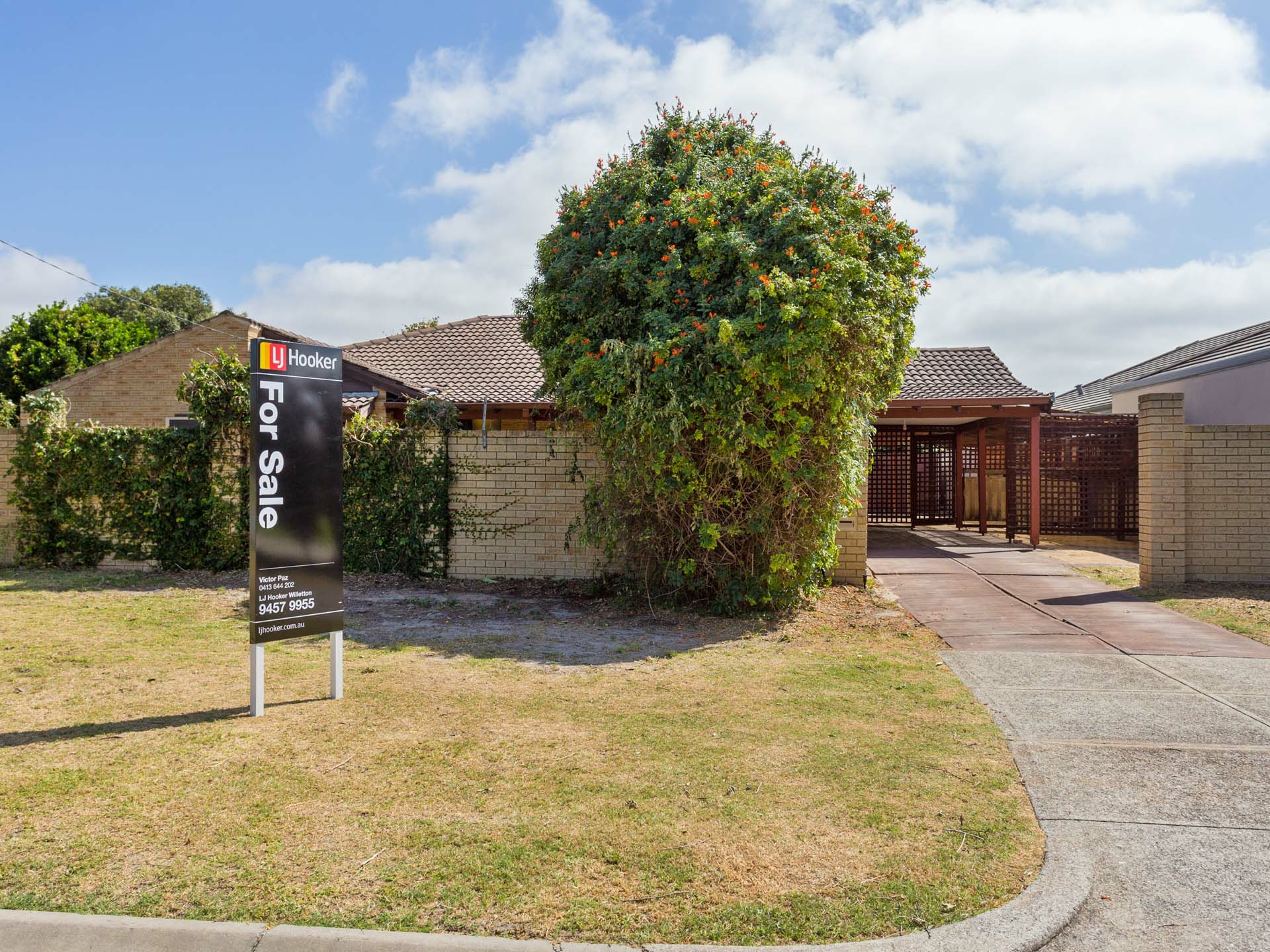 13 Dauphin Place, WILLETTON