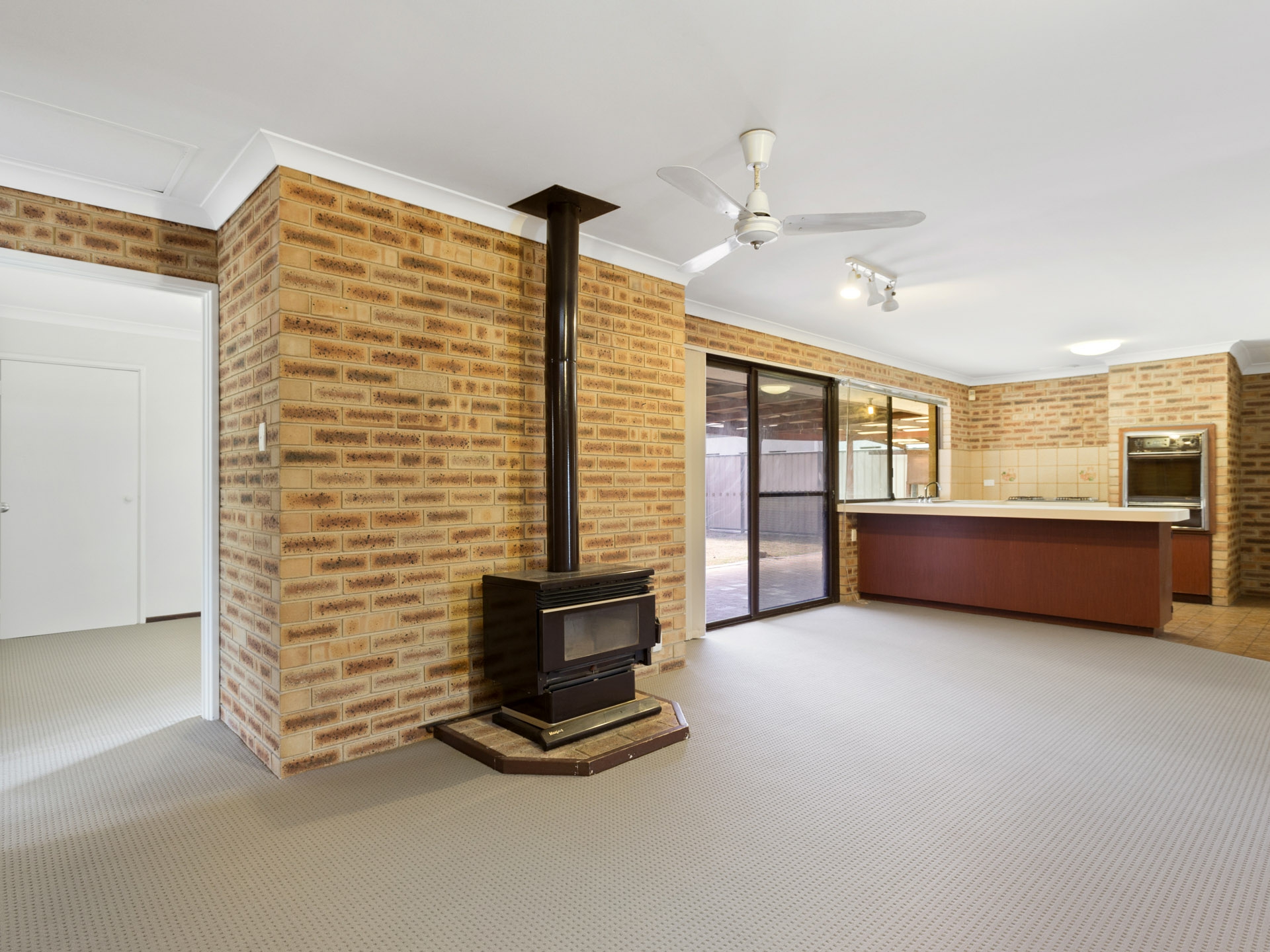 13 Dauphin Place, WILLETTON