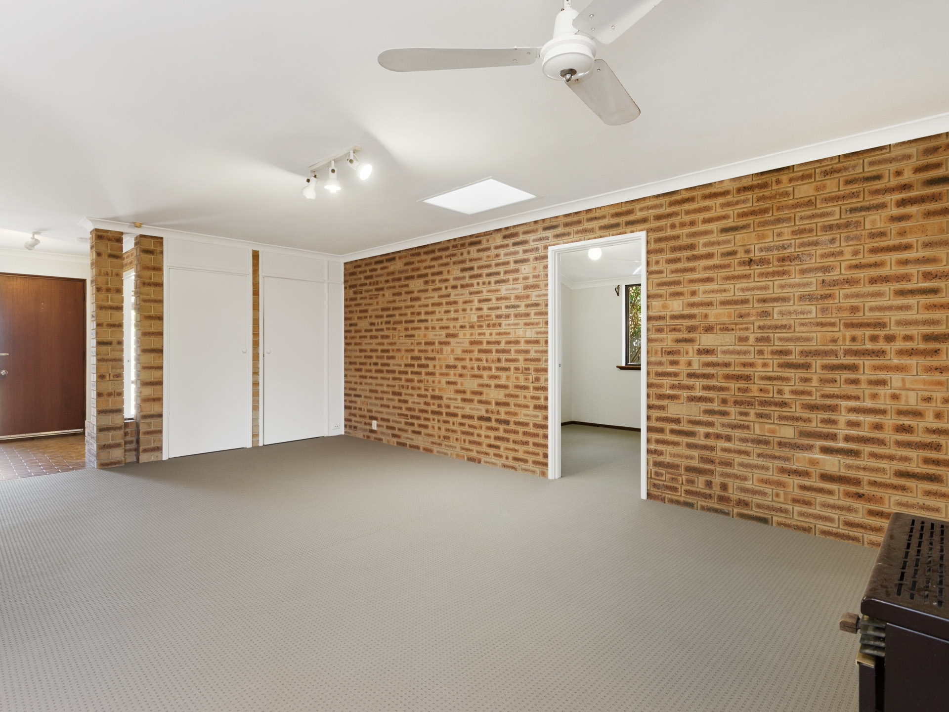 13 Dauphin Place, WILLETTON