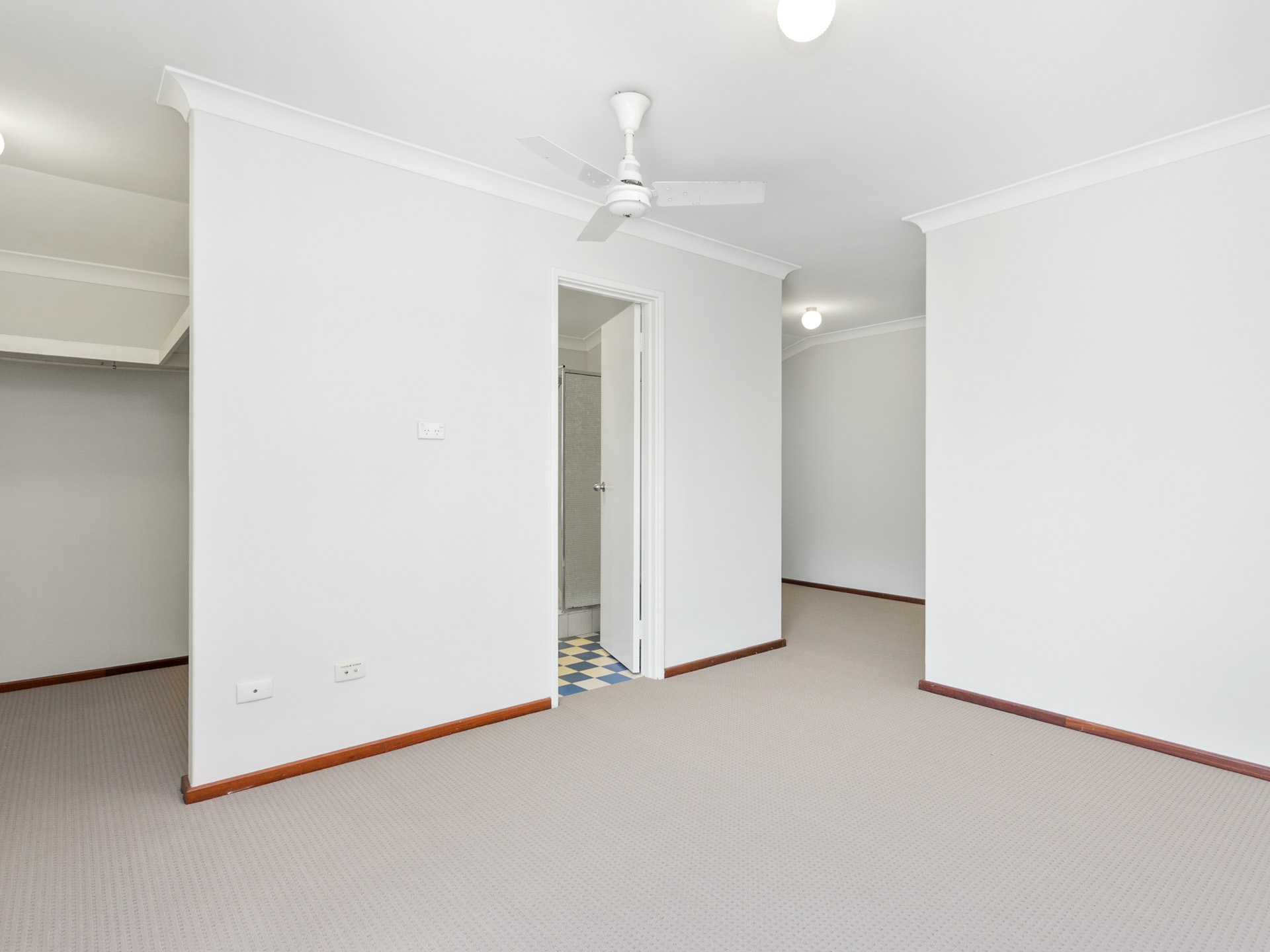 13 Dauphin Place, WILLETTON