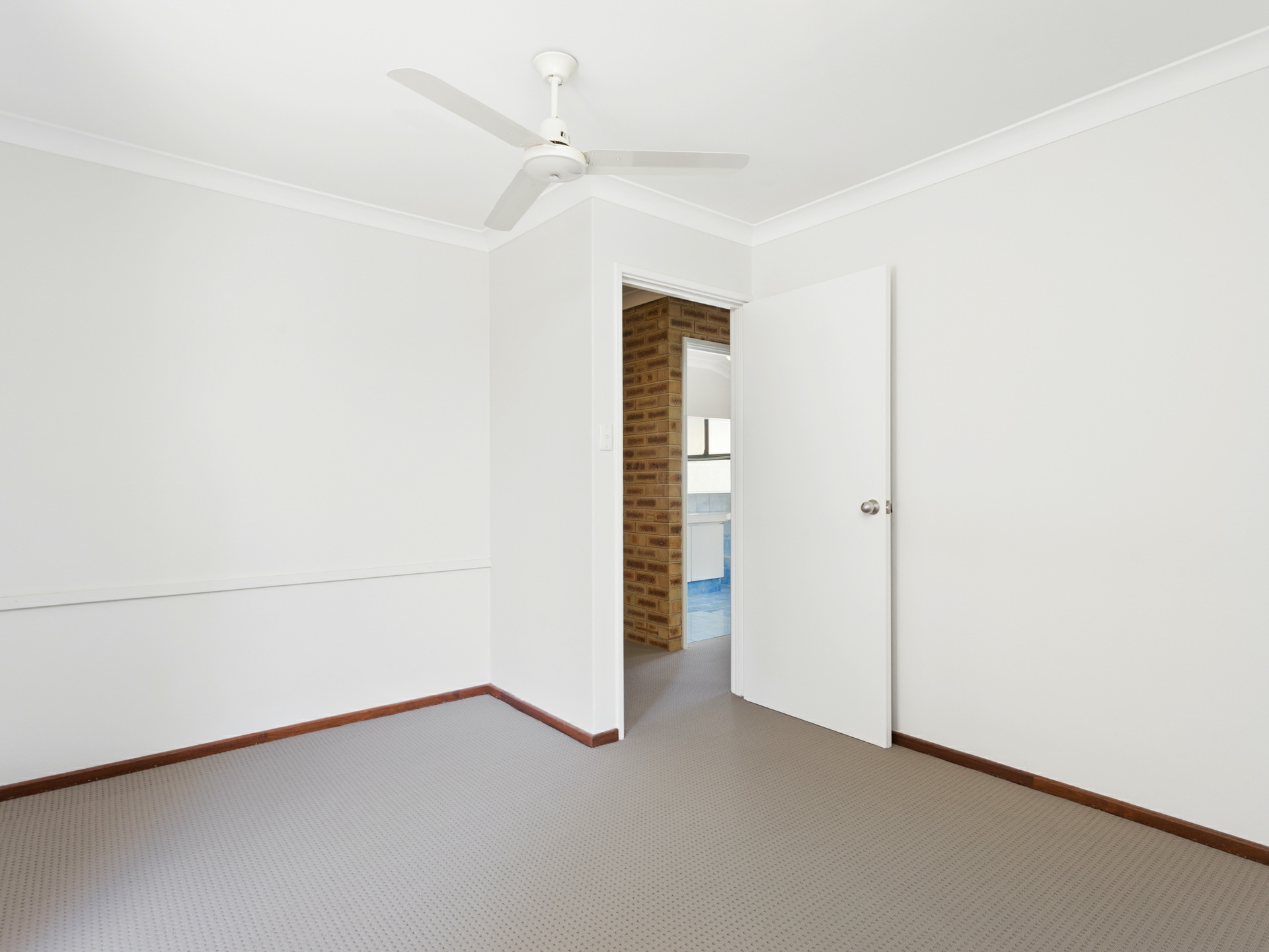 13 Dauphin Place, WILLETTON