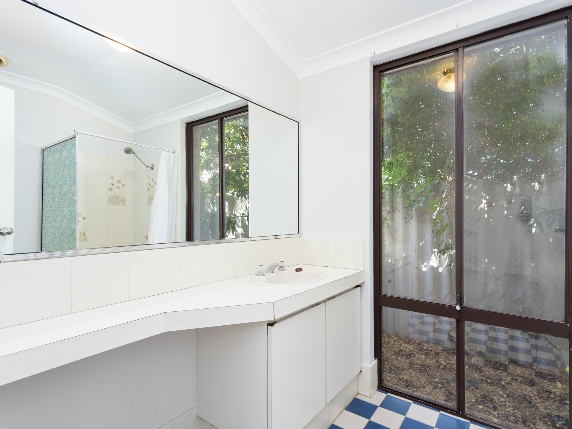 13 Dauphin Place, WILLETTON