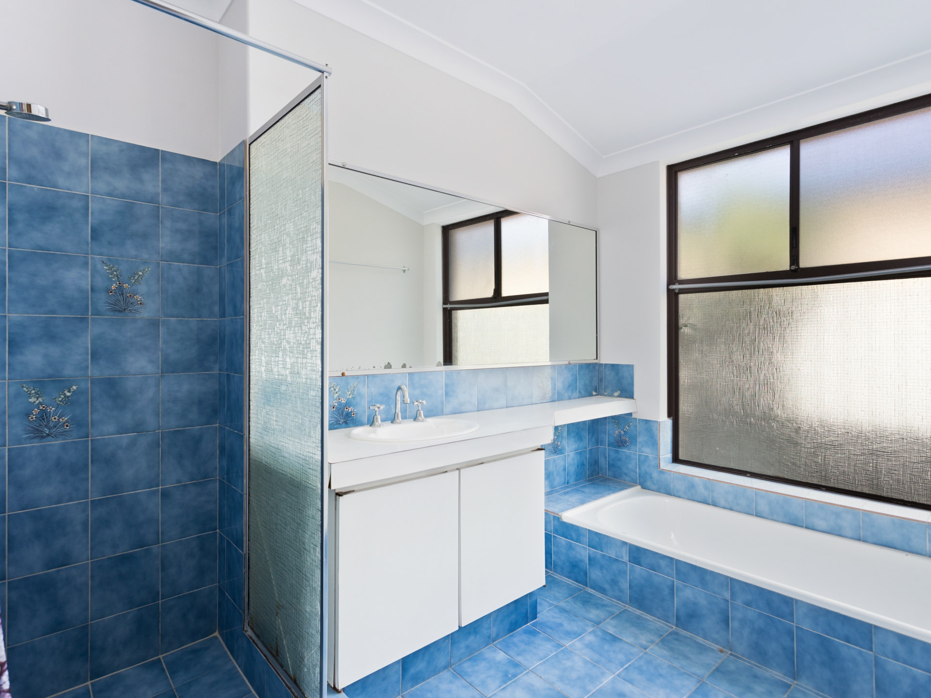 13 Dauphin Place, WILLETTON
