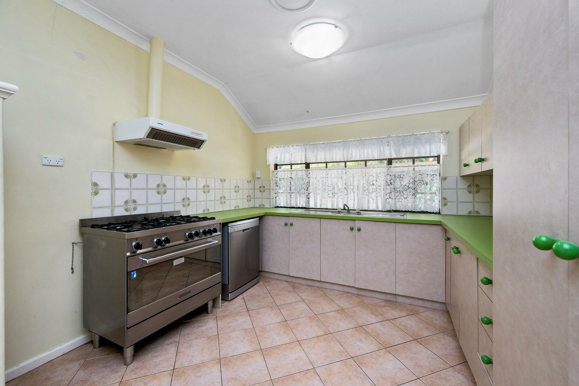 143 Parkin Street, ROCKINGHAM