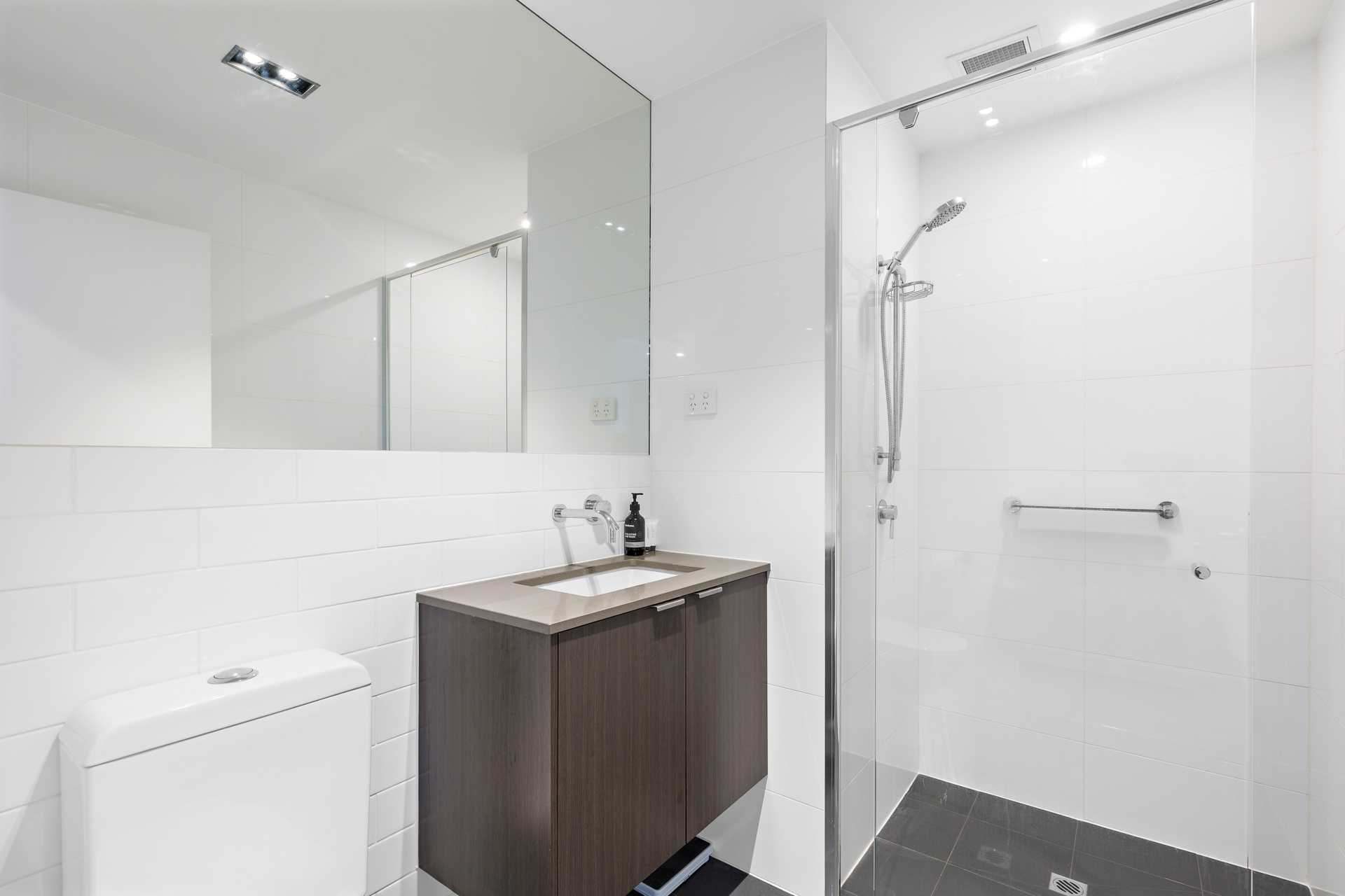 11/171 Labouchere Road, COMO