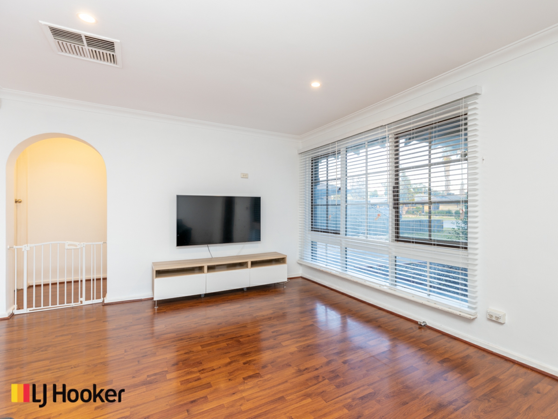 35 Hibbertia Crescent, RIVERTON