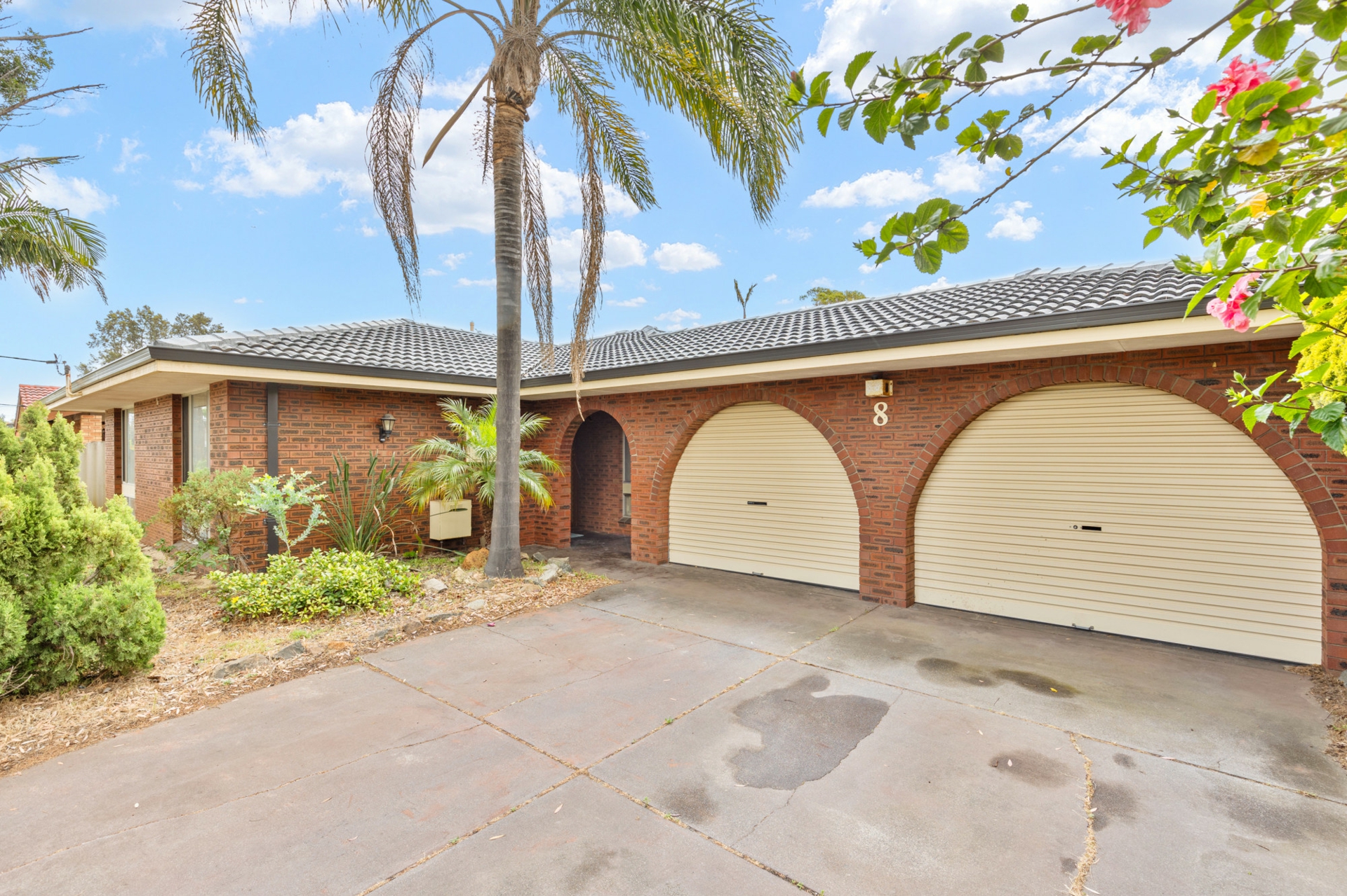 8 Panamuna Drive, WILLETTON
