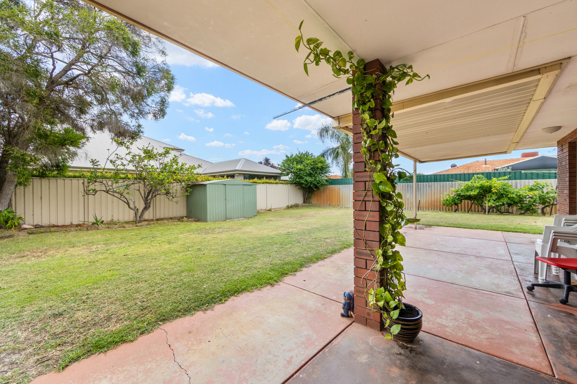 8 Panamuna Drive, WILLETTON
