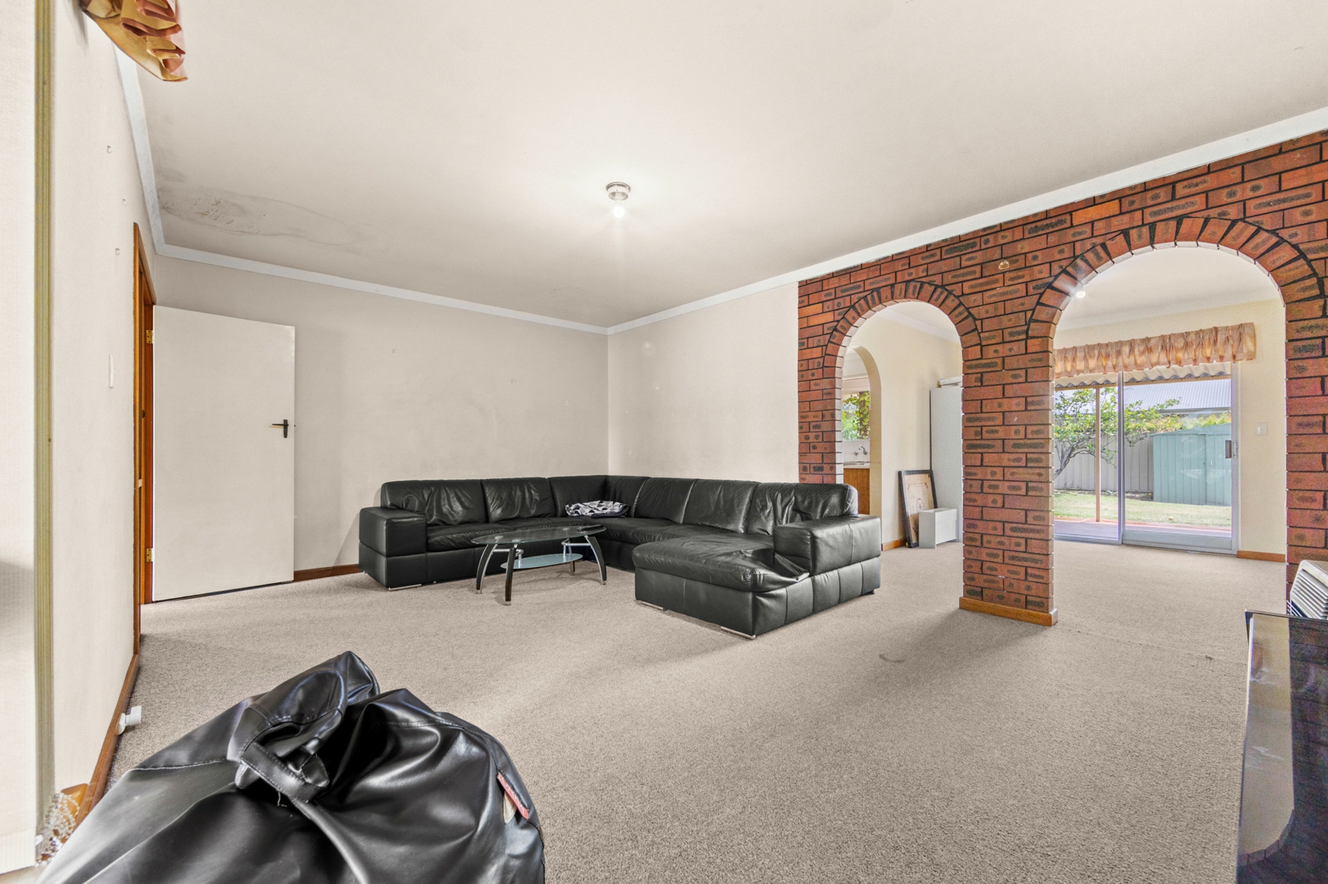 8 Panamuna Drive, WILLETTON