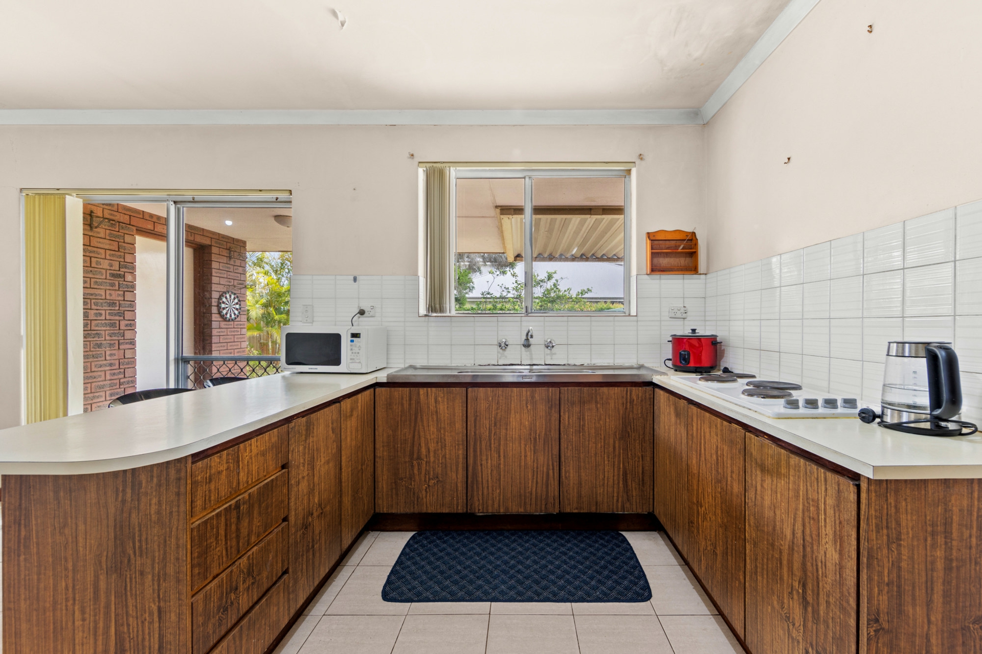 8 Panamuna Drive, WILLETTON