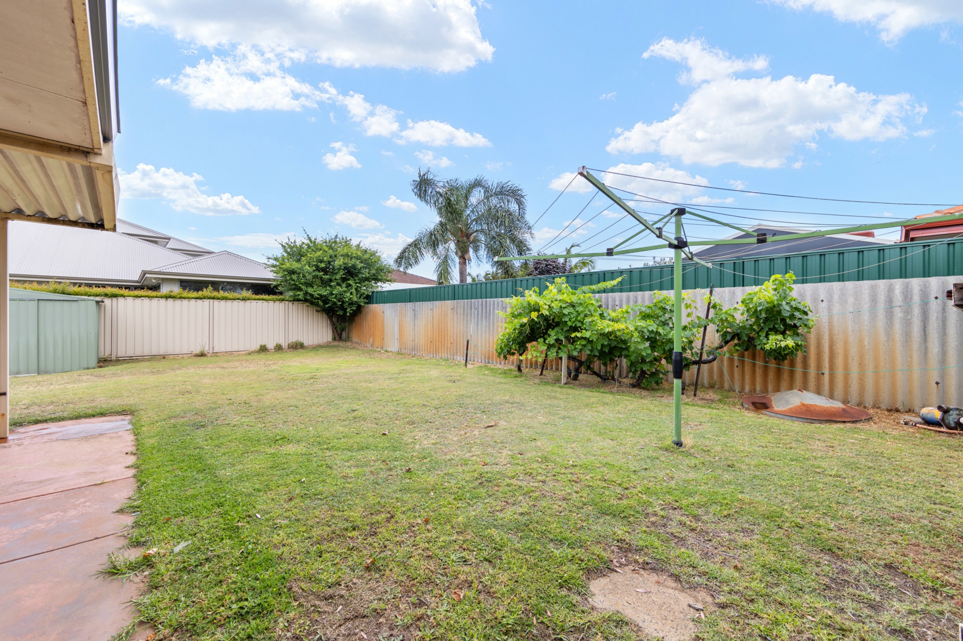 8 Panamuna Drive, WILLETTON