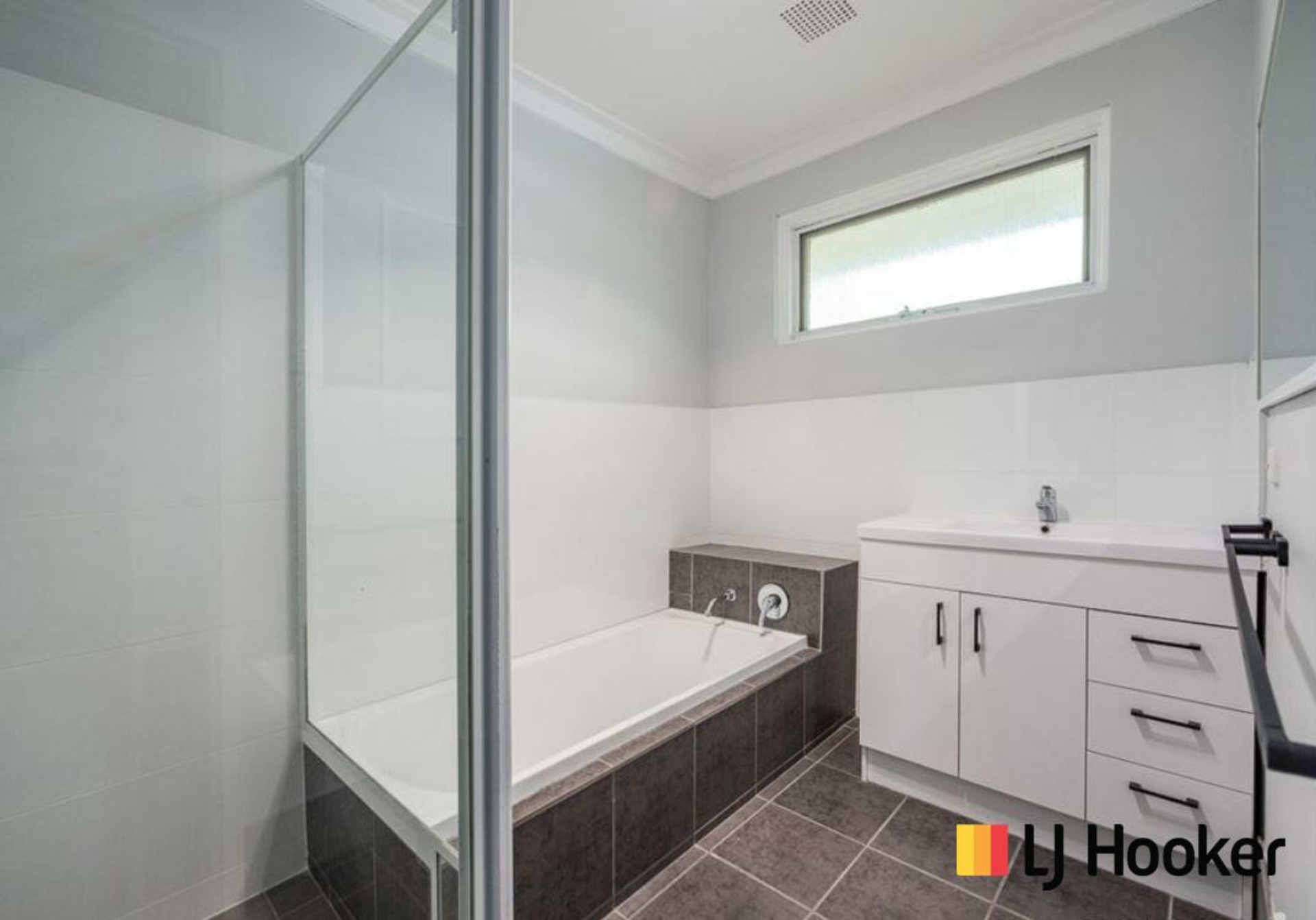 384 Warwick Road, WARWICK