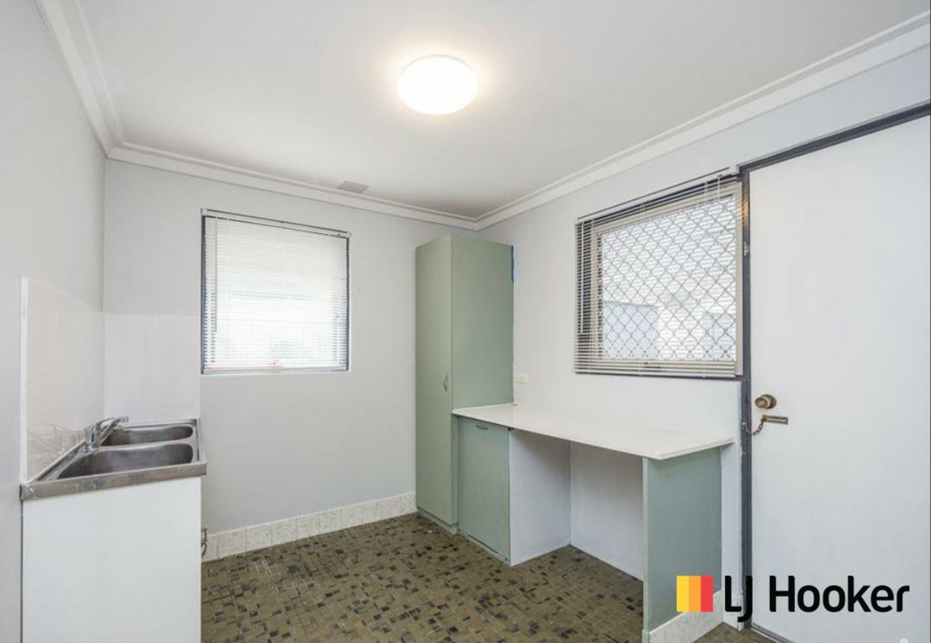 384 Warwick Road, WARWICK