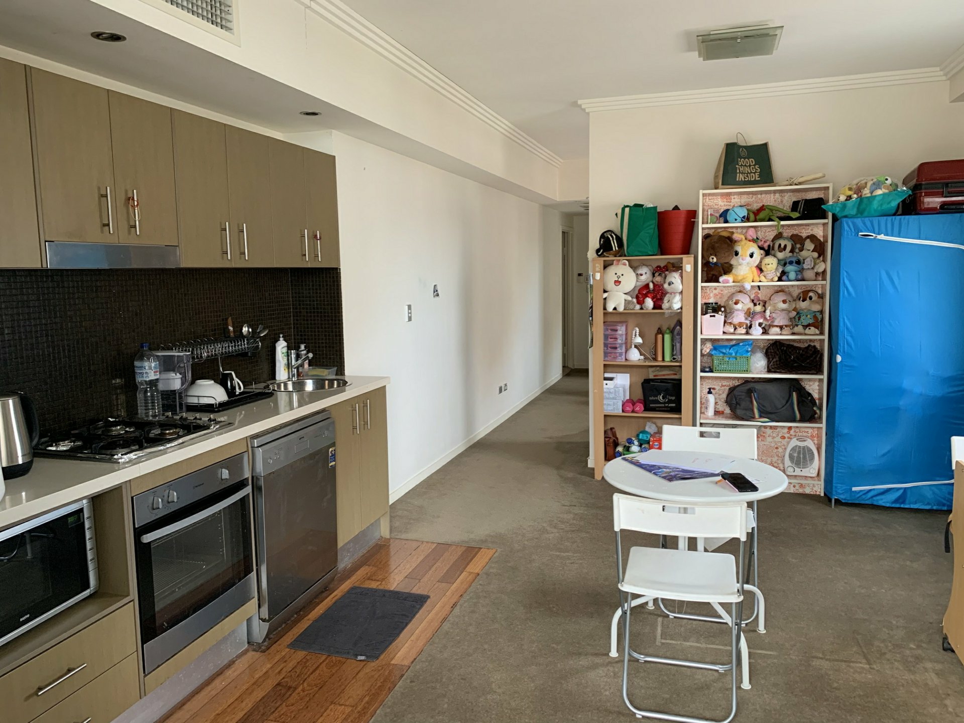 2 Cunningham Street — photo 3 of 5
