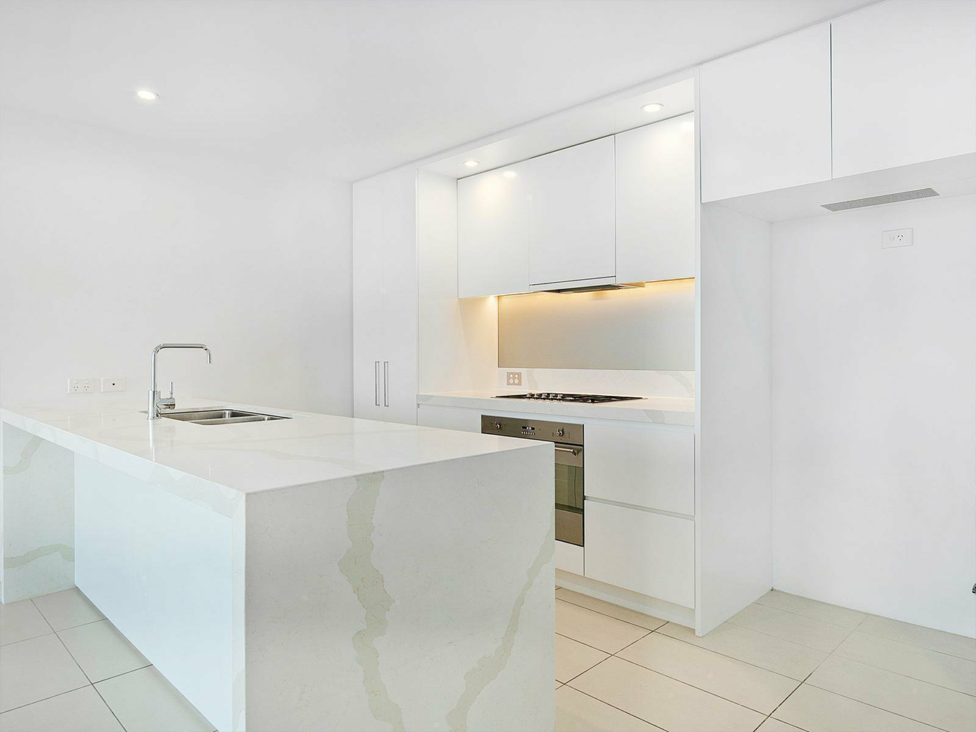 Apartment 1402/2 Chisholm Street, WOLLI CREEK