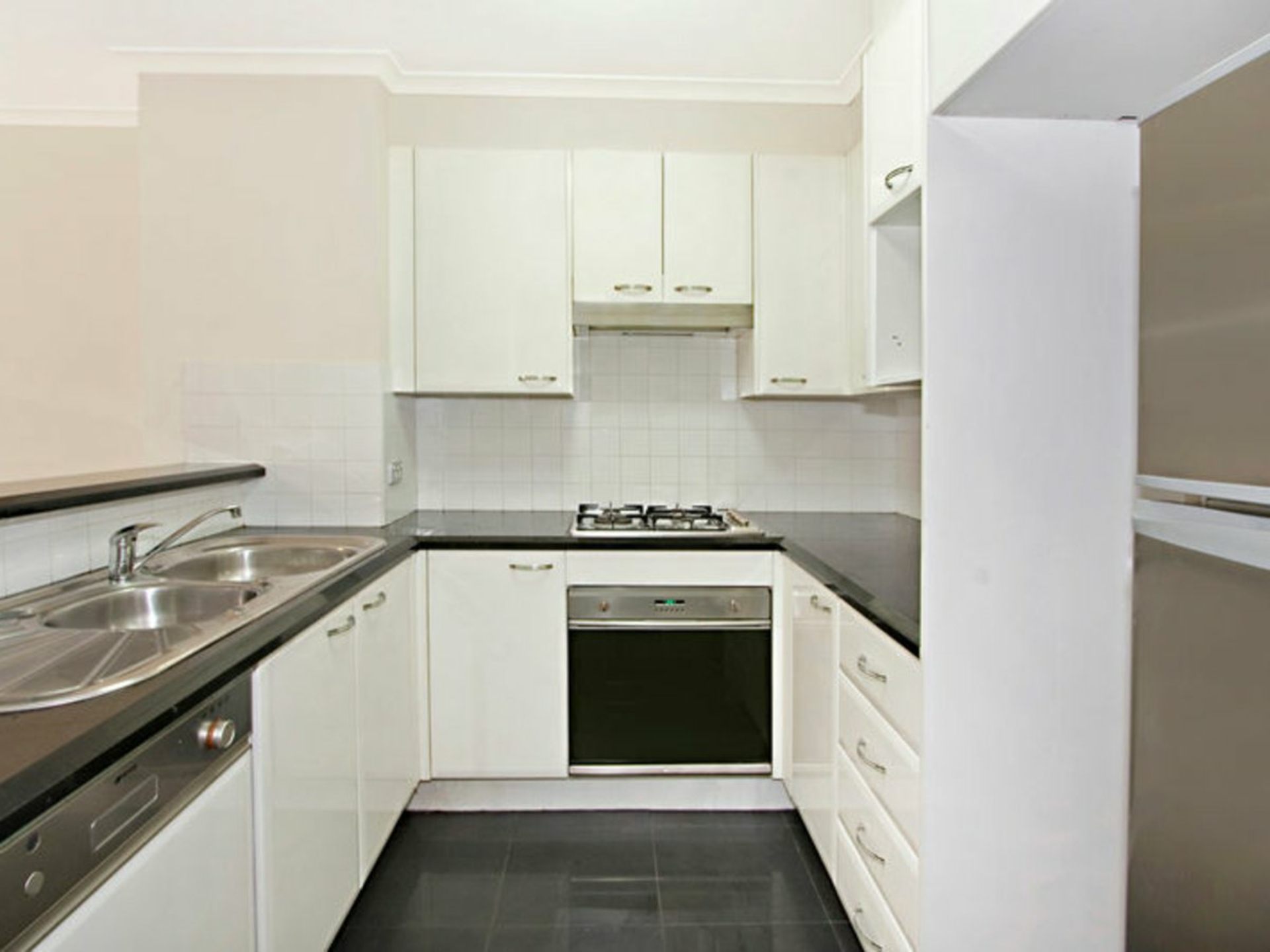 Apartment 282/569-581 George Street — photo 4 of 10