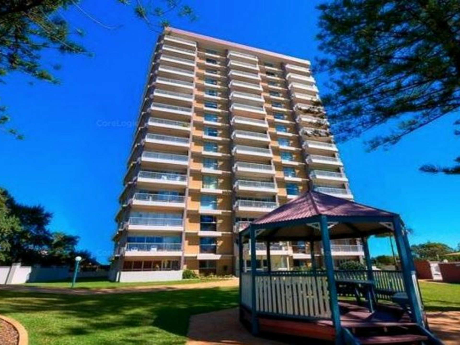 27/204 Ferny Avenue, SURFERS PARADISE
