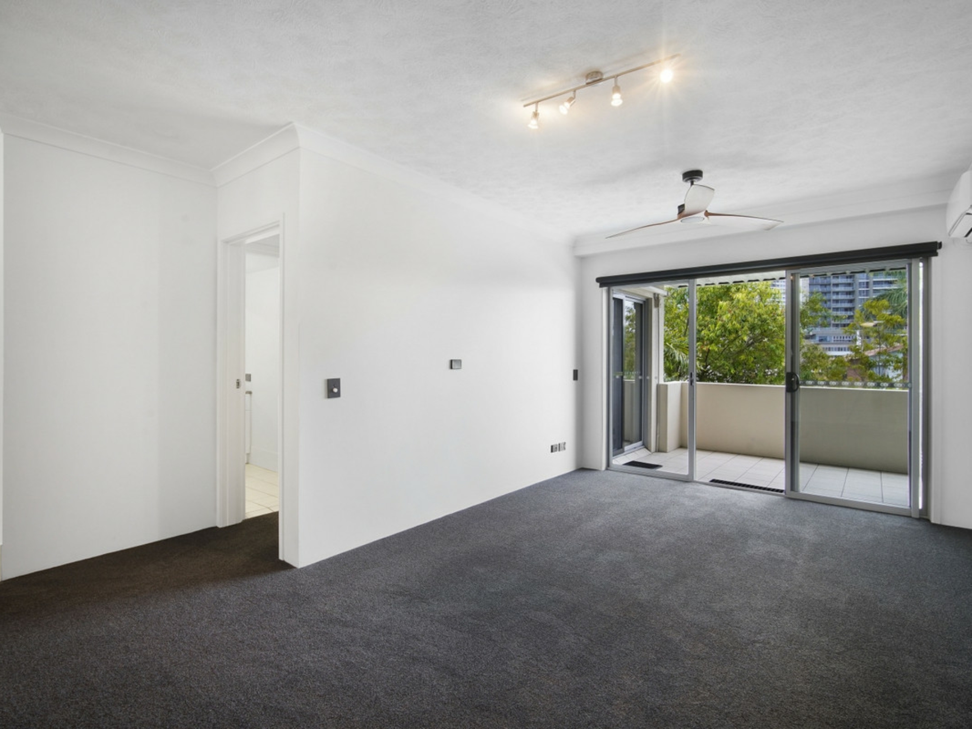 16/52 Queen Street, Southport