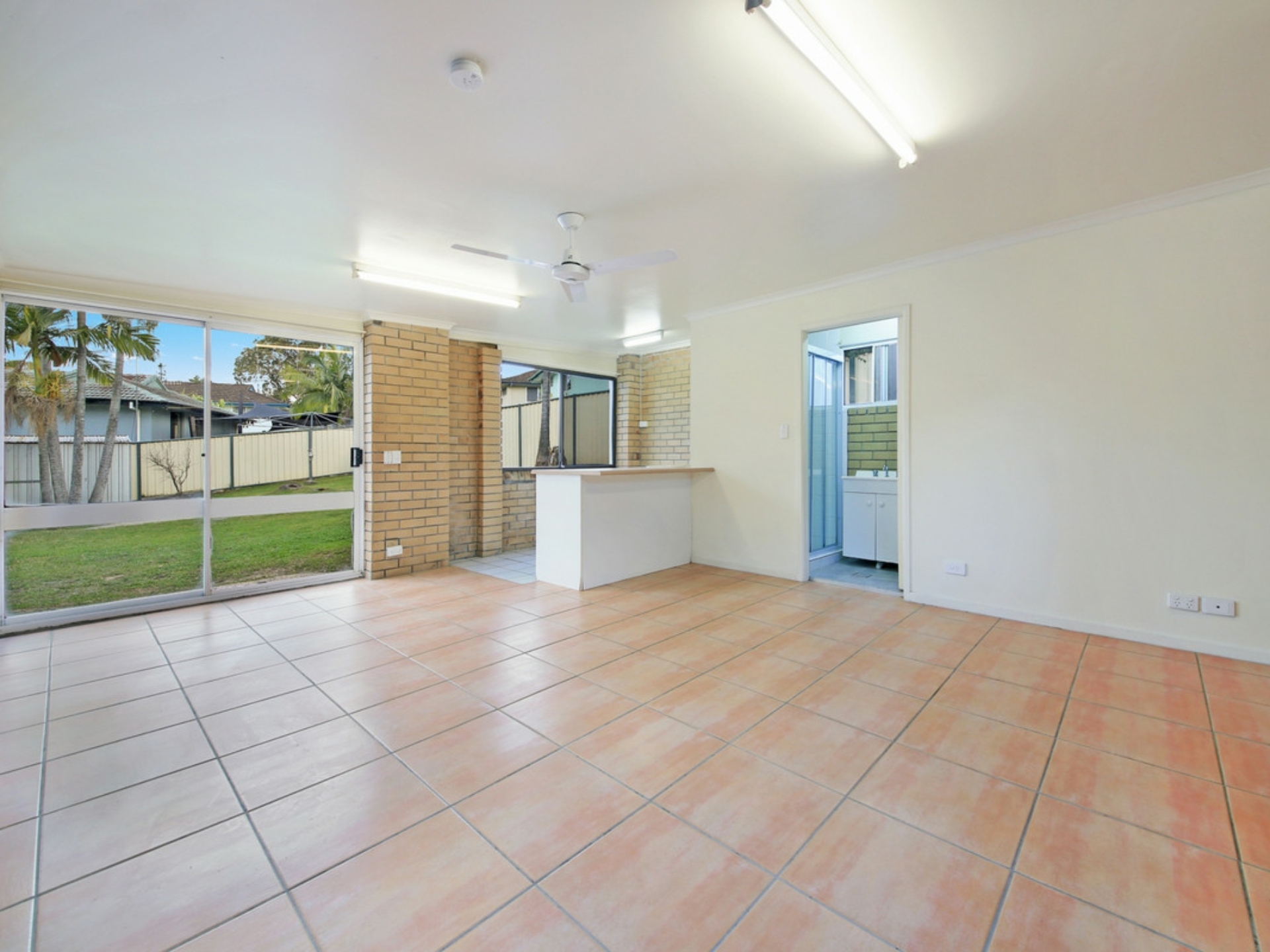 10 Tongarra Street, SOUTHPORT