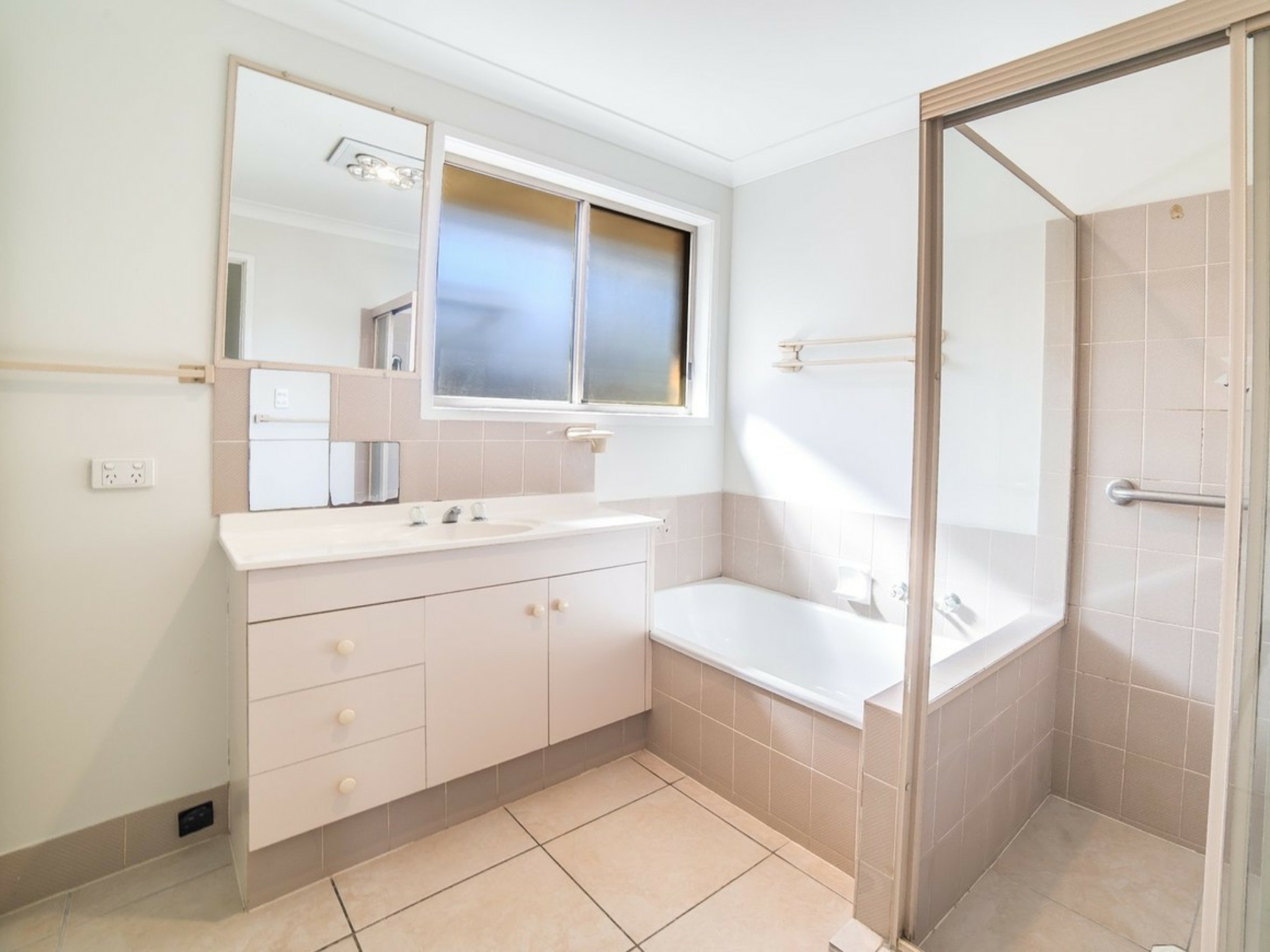 1/7 Napper Road, ARUNDEL