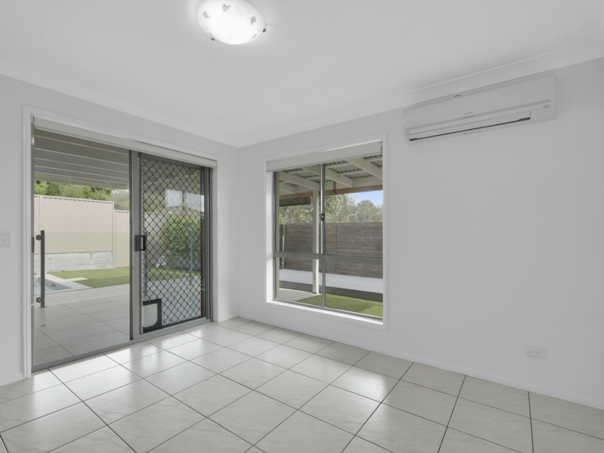 1/106 Greenacre Drive, PARKWOOD