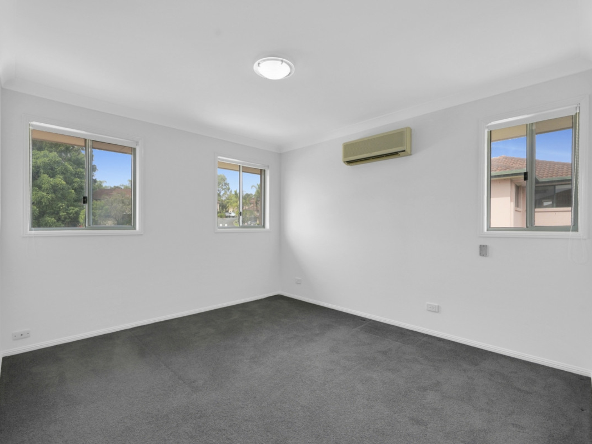 1/106 Greenacre Drive, PARKWOOD