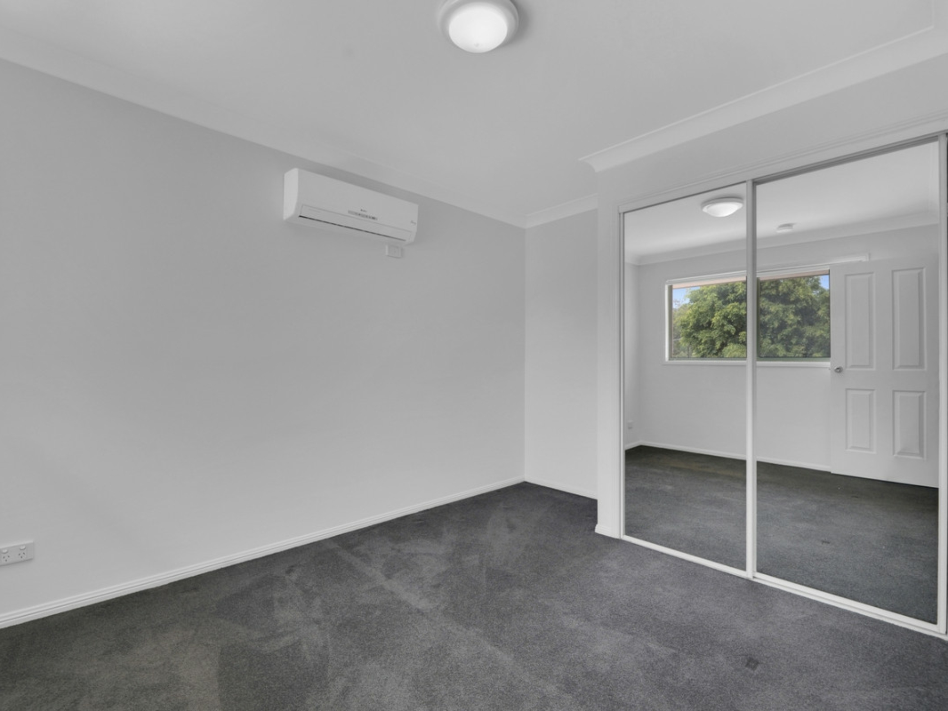 1/106 Greenacre Drive, PARKWOOD