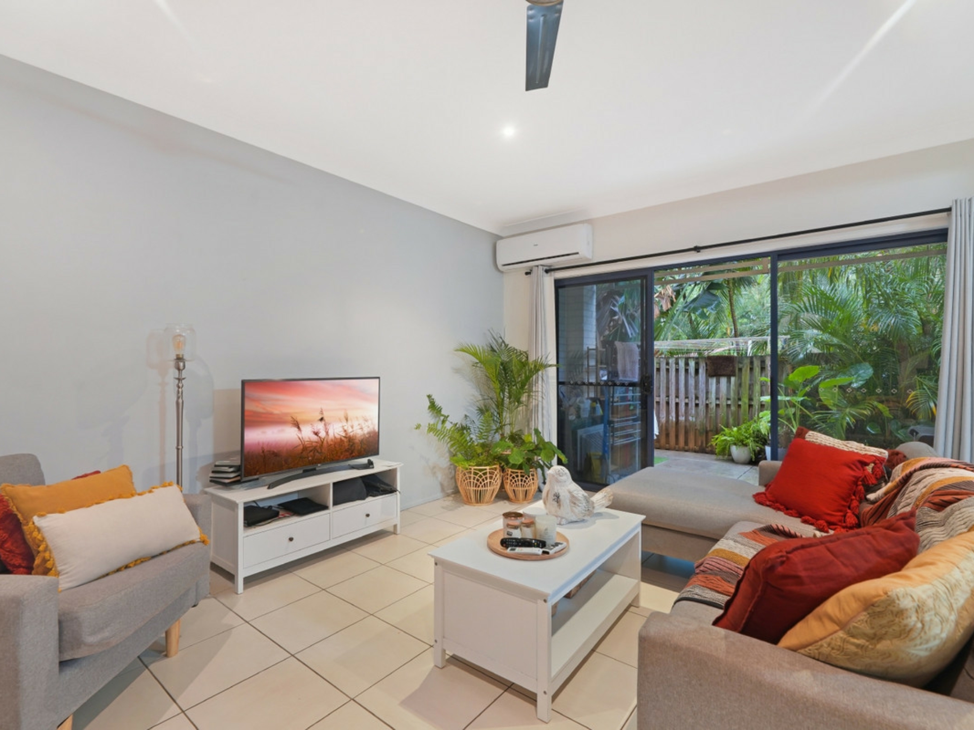 2/170 Whiting Street, LABRADOR
