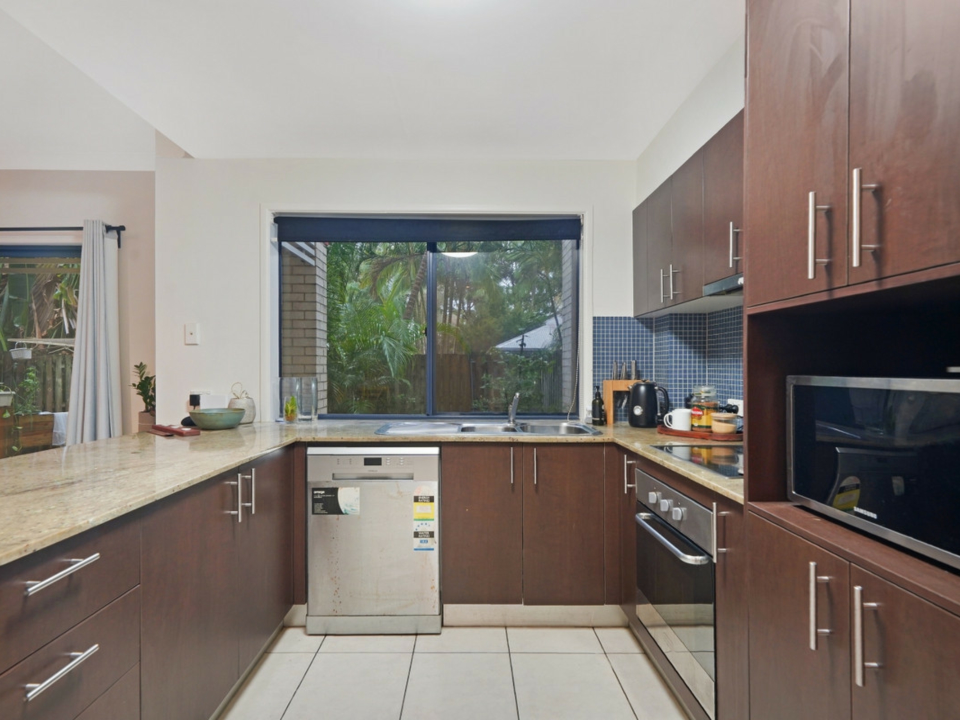 2/170 Whiting Street, LABRADOR