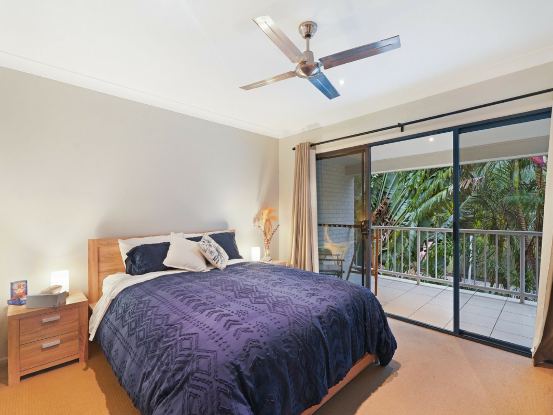 2/170 Whiting Street, LABRADOR