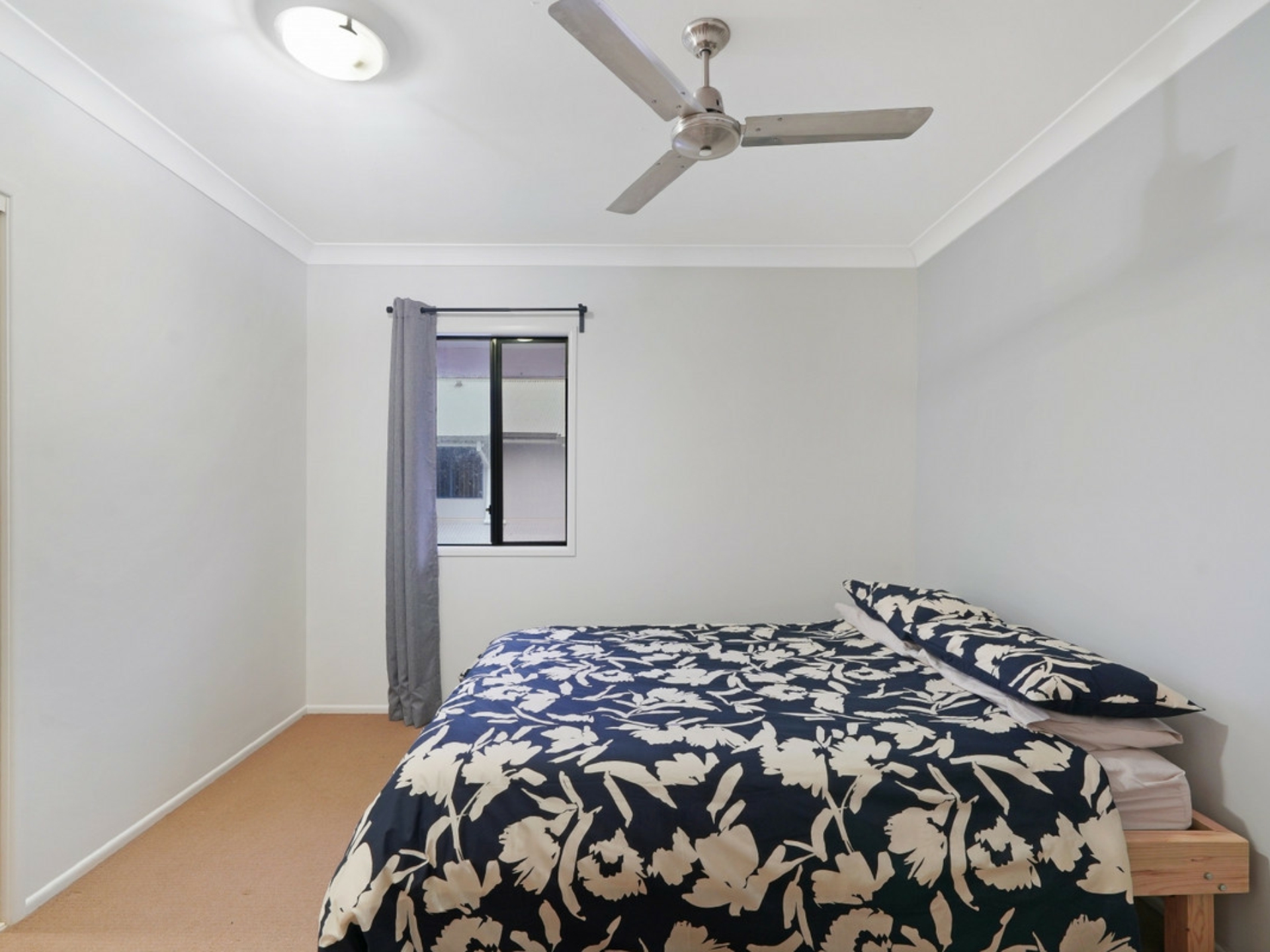 2/170 Whiting Street, LABRADOR