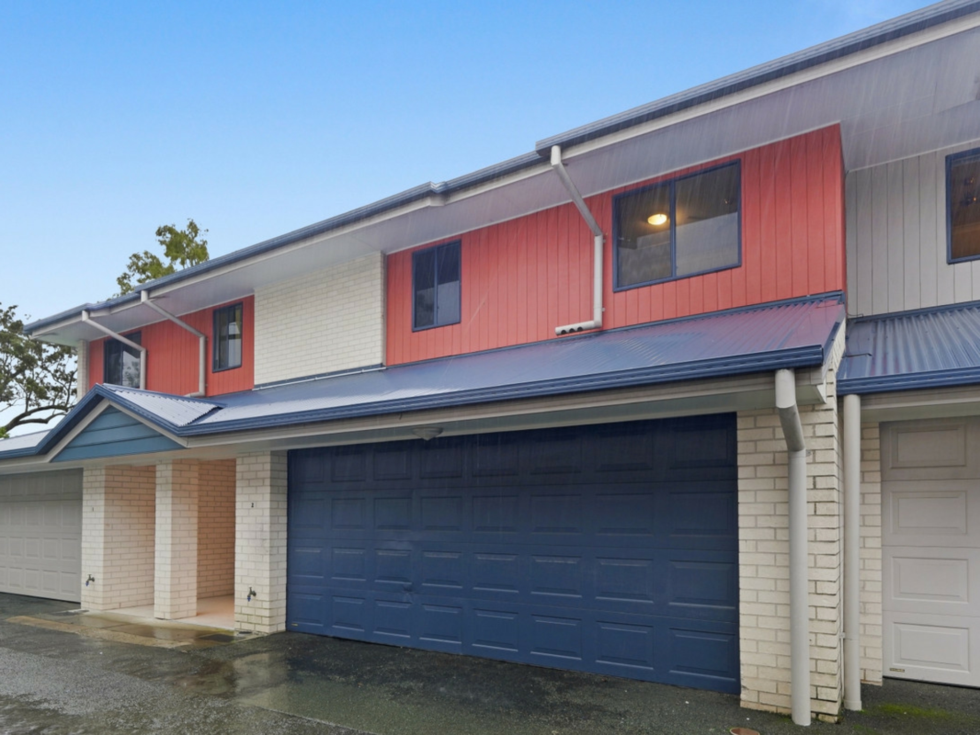 2/170 Whiting Street, LABRADOR
