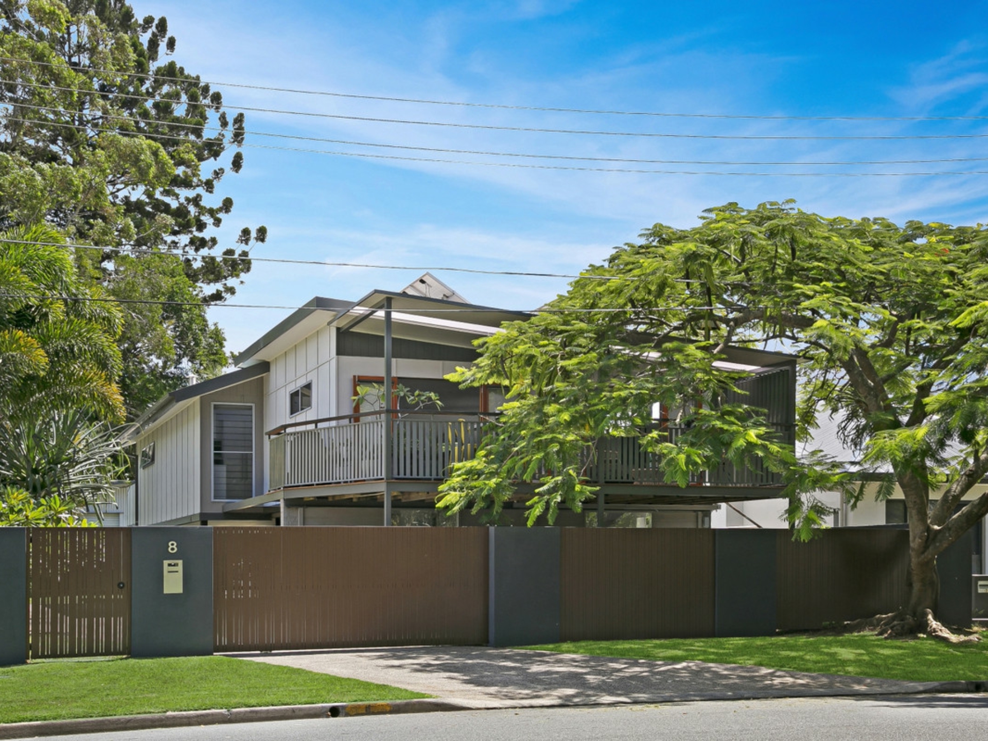 8 Terrigal Crescent, Southport