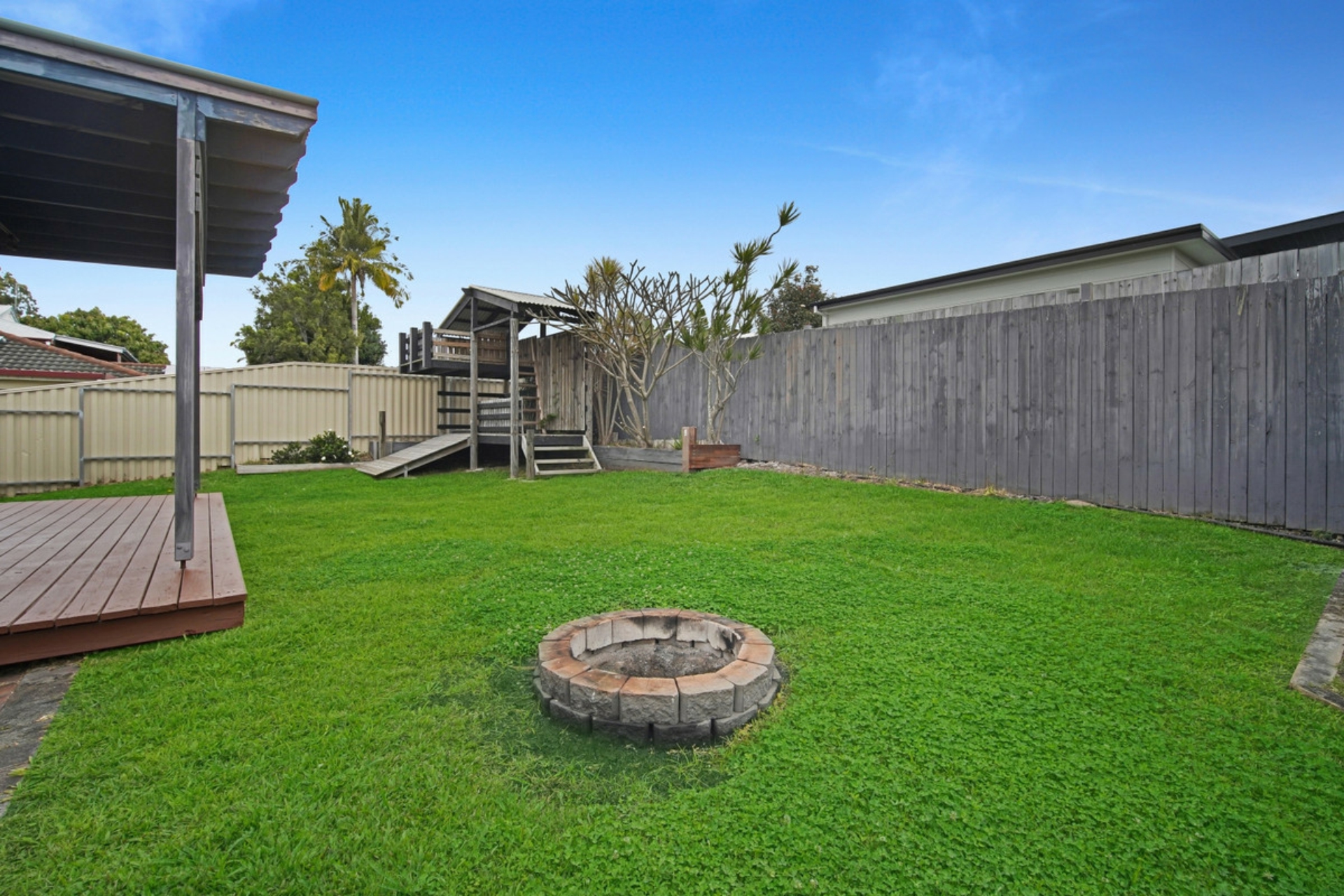 15 Aaron Street, COOMERA