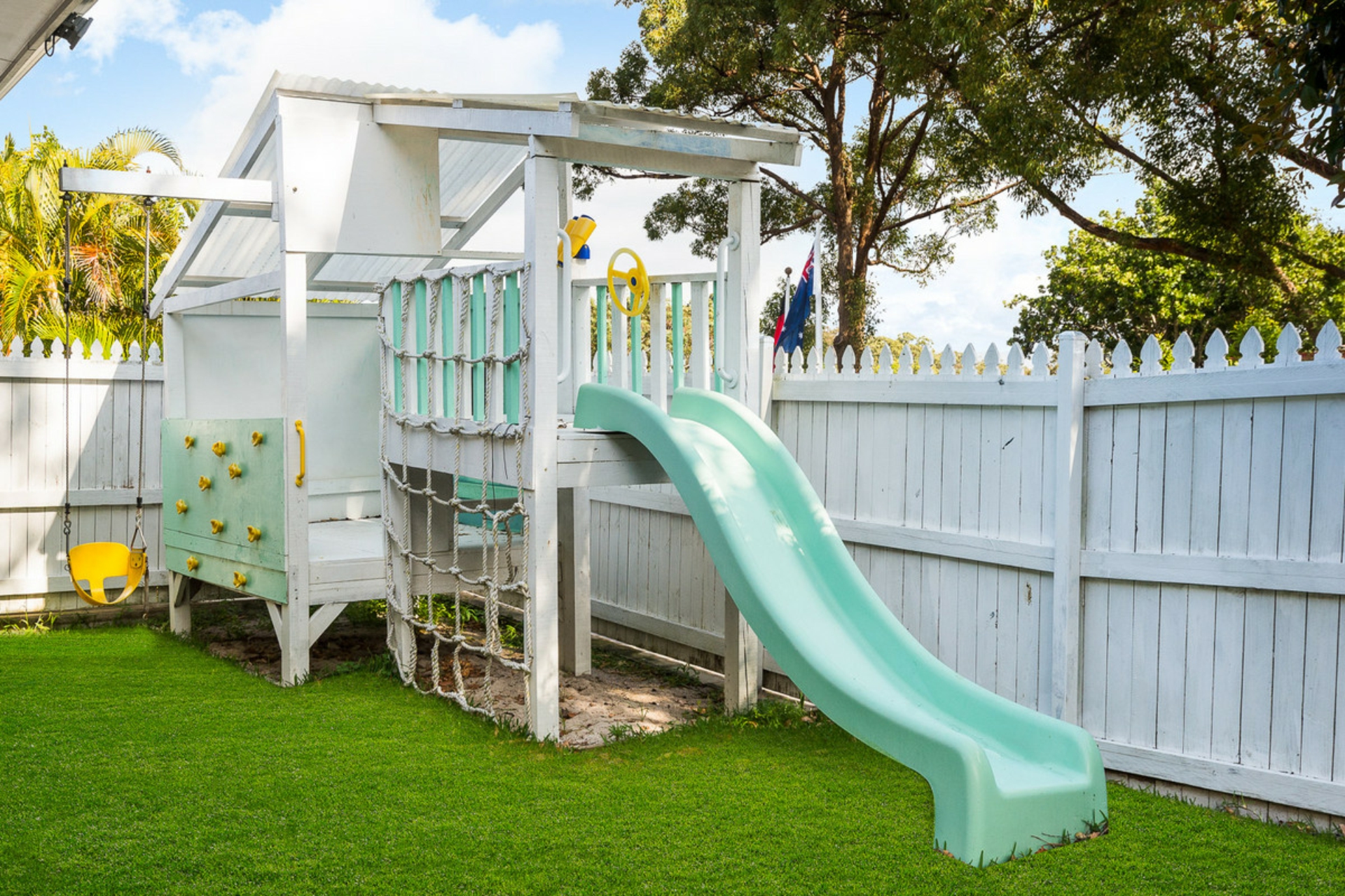 8 Ridgeway Avenue, SOUTHPORT