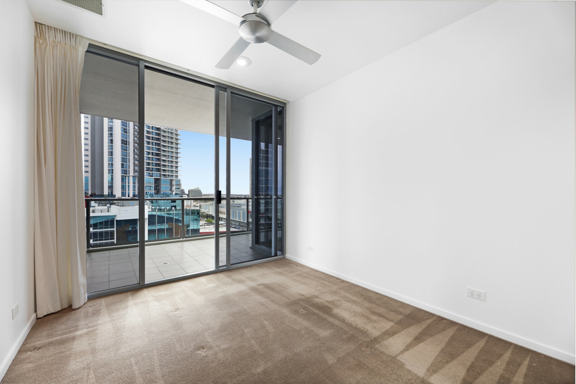 702/34 Scarborough Street, SOUTHPORT