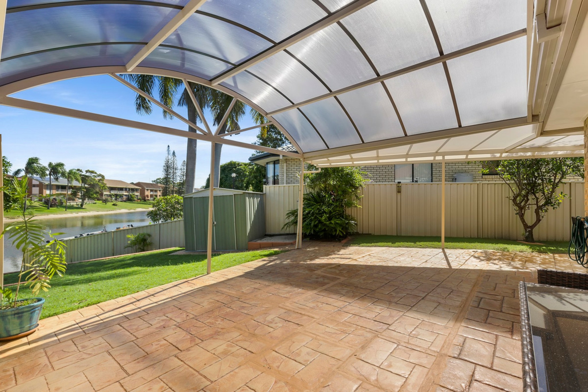 12 Helm Court, MERMAID WATERS