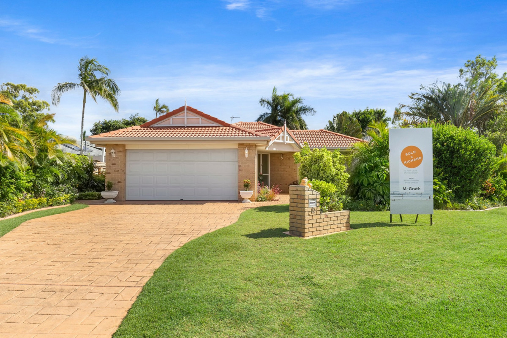 12 Helm Court, MERMAID WATERS