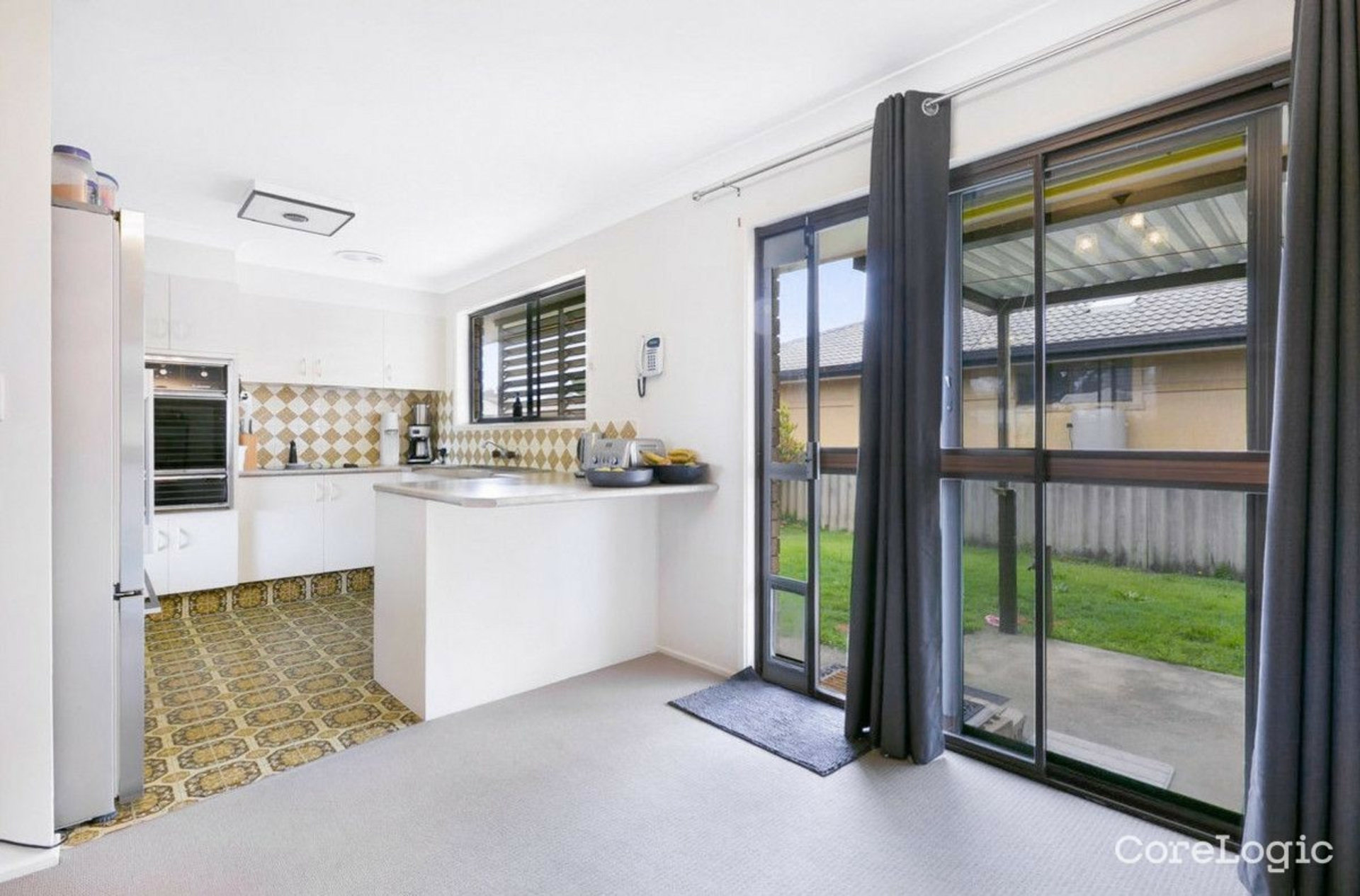 7 Babbler Court, BURLEIGH WATERS