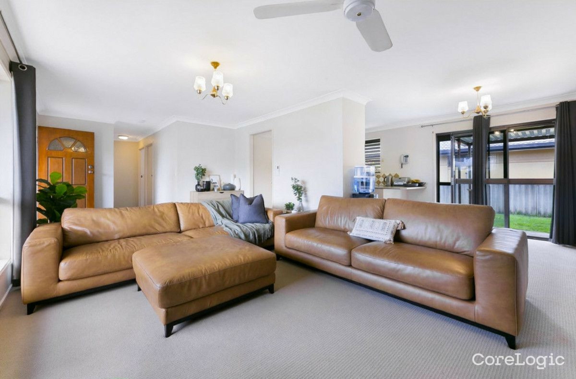 7 Babbler Court, BURLEIGH WATERS