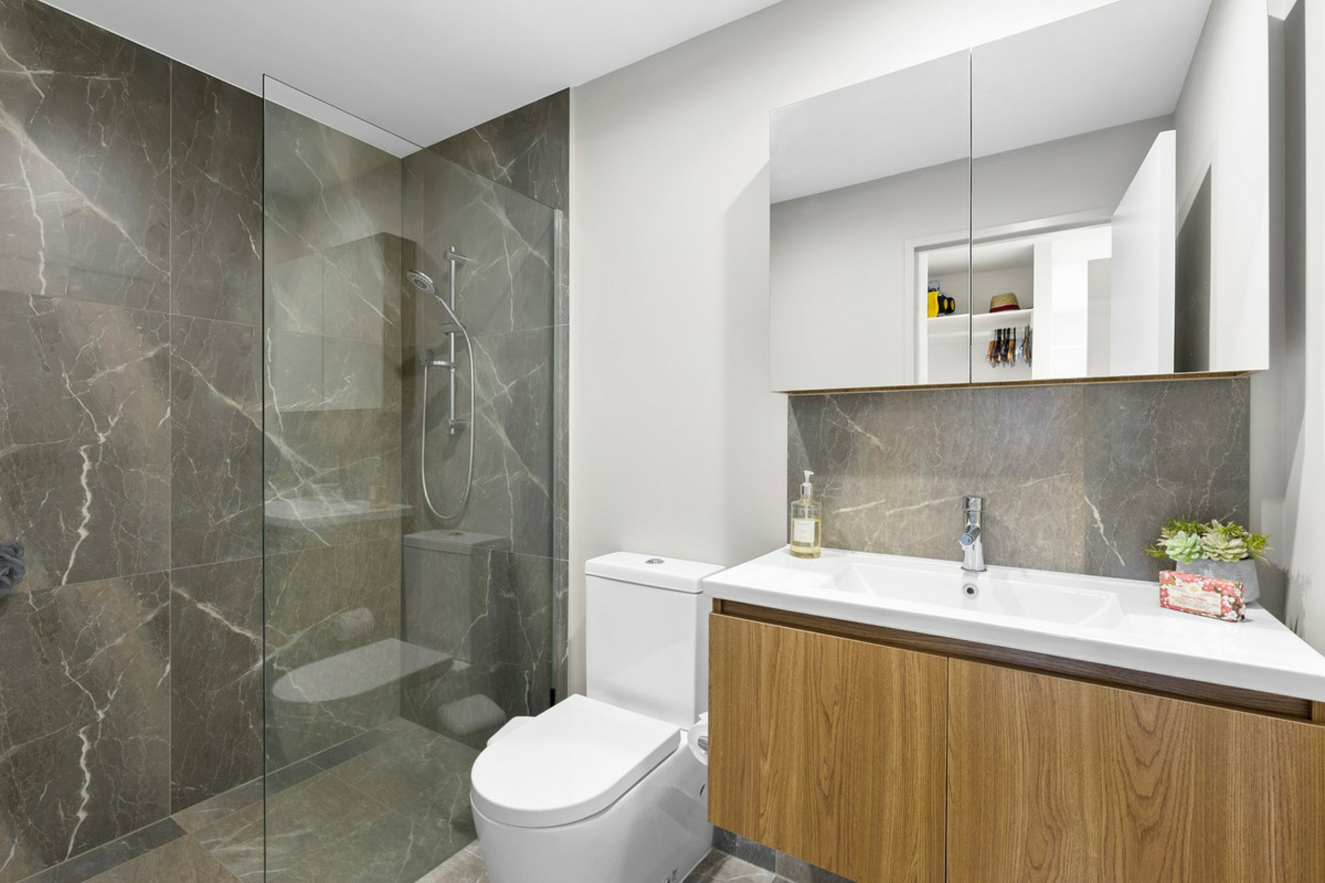 705/8 Meron Street, SOUTHPORT
