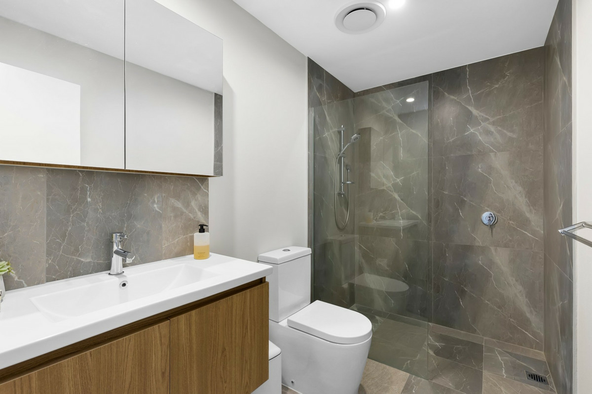705/8 Meron Street, SOUTHPORT