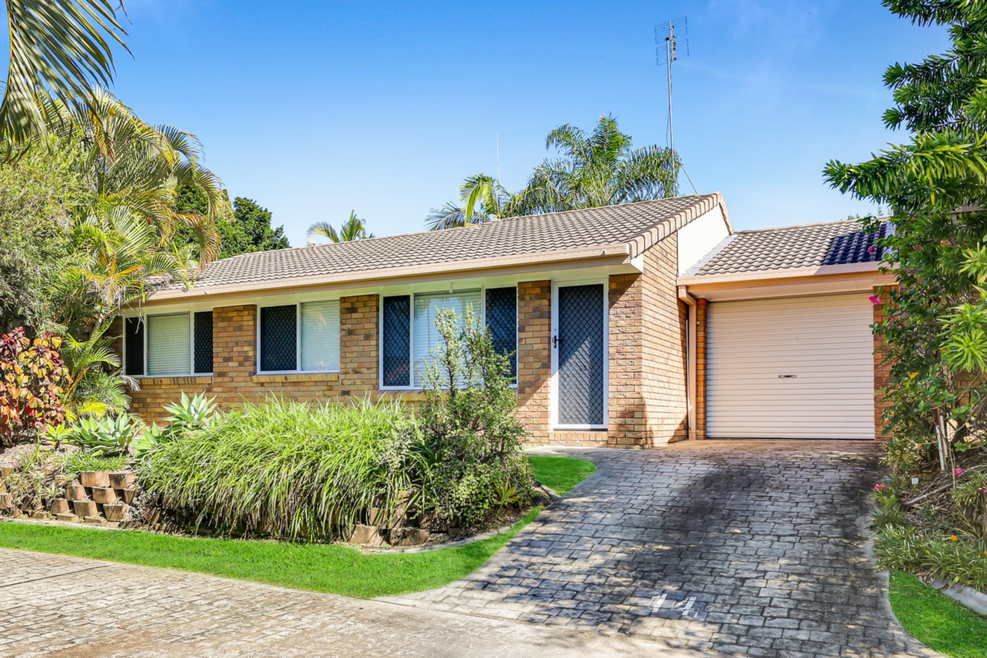 14/97 Edmund Rice Drive, Southport