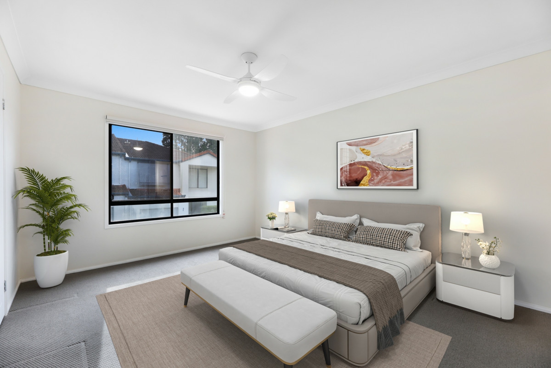2/120 Pohlman Street, SOUTHPORT