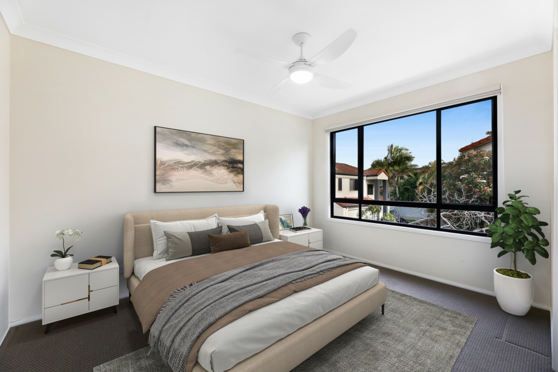 2/120 Pohlman Street, SOUTHPORT