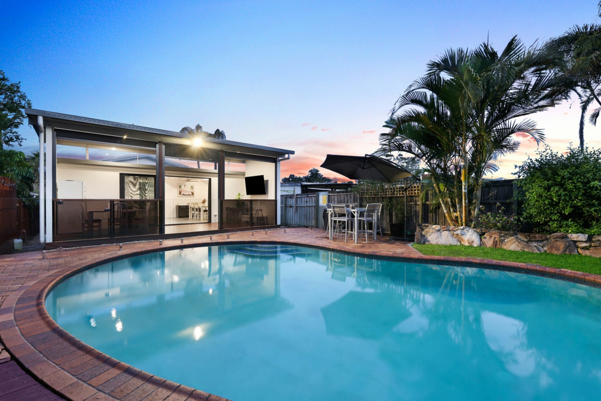 16 Sydney Street, LABRADOR