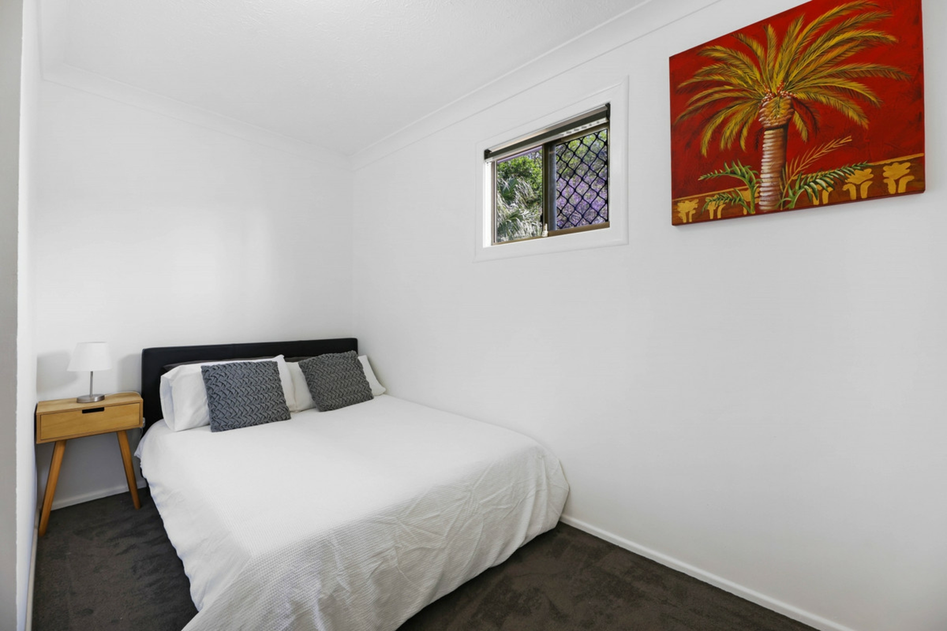 16 Sydney Street, LABRADOR